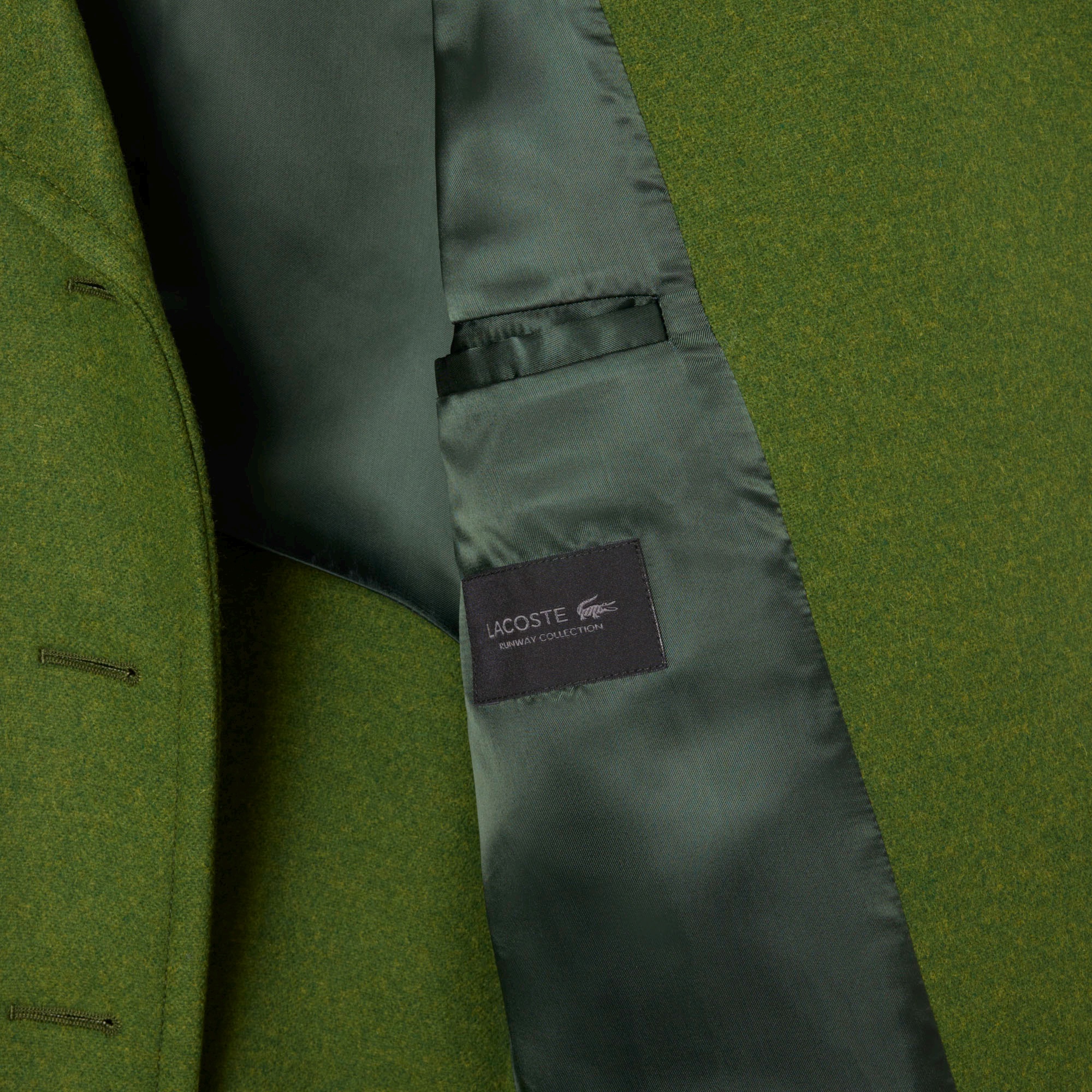 『FW25 Fashion Show』スラブウールロングピーコート