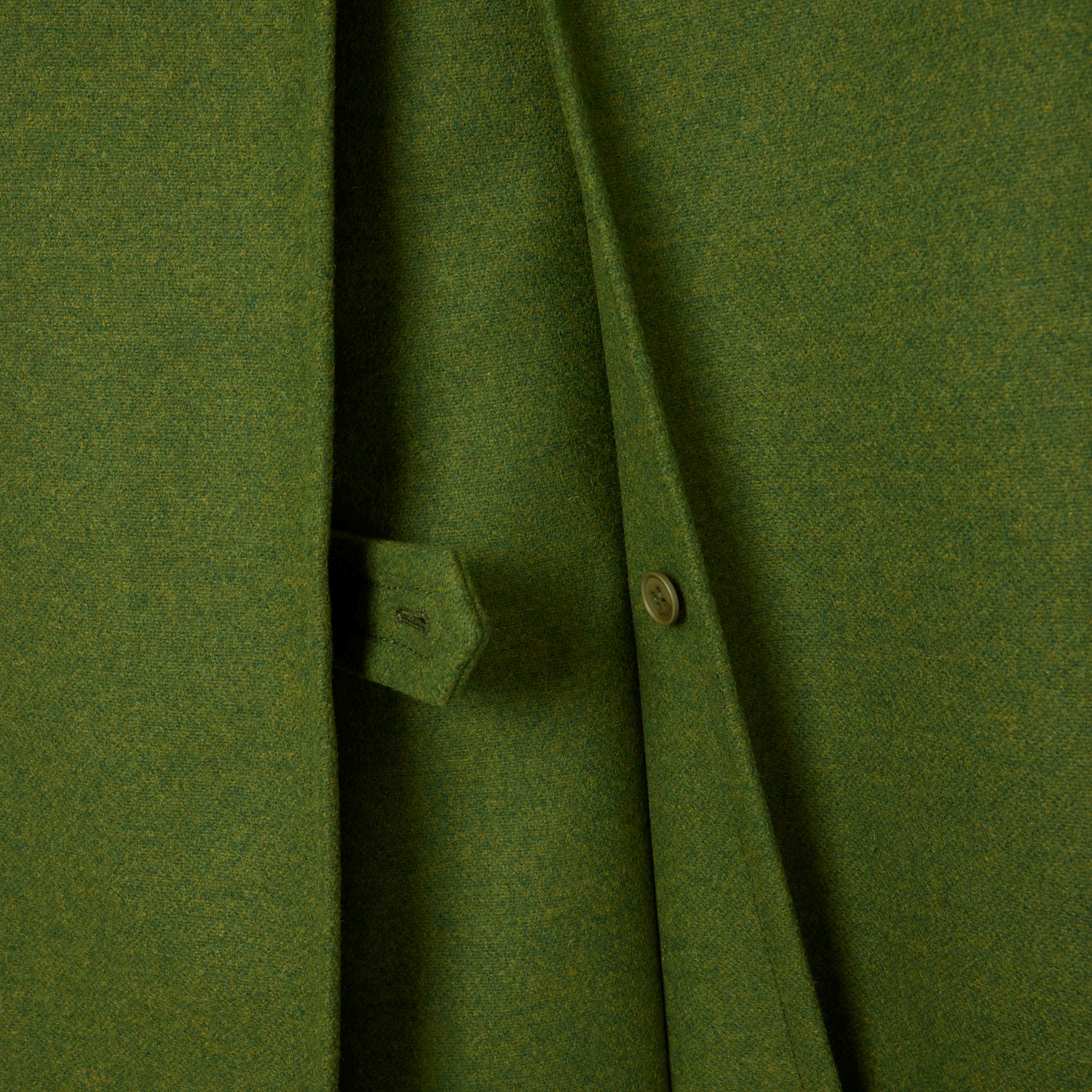 『FW25 Fashion Show』スラブウールロングピーコート