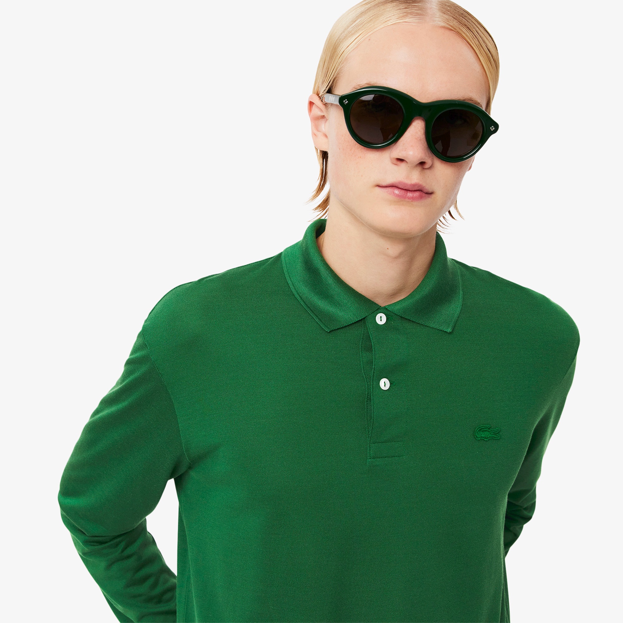 『FW25 Fashion Show』ルーズフィットシルクポロシャツ