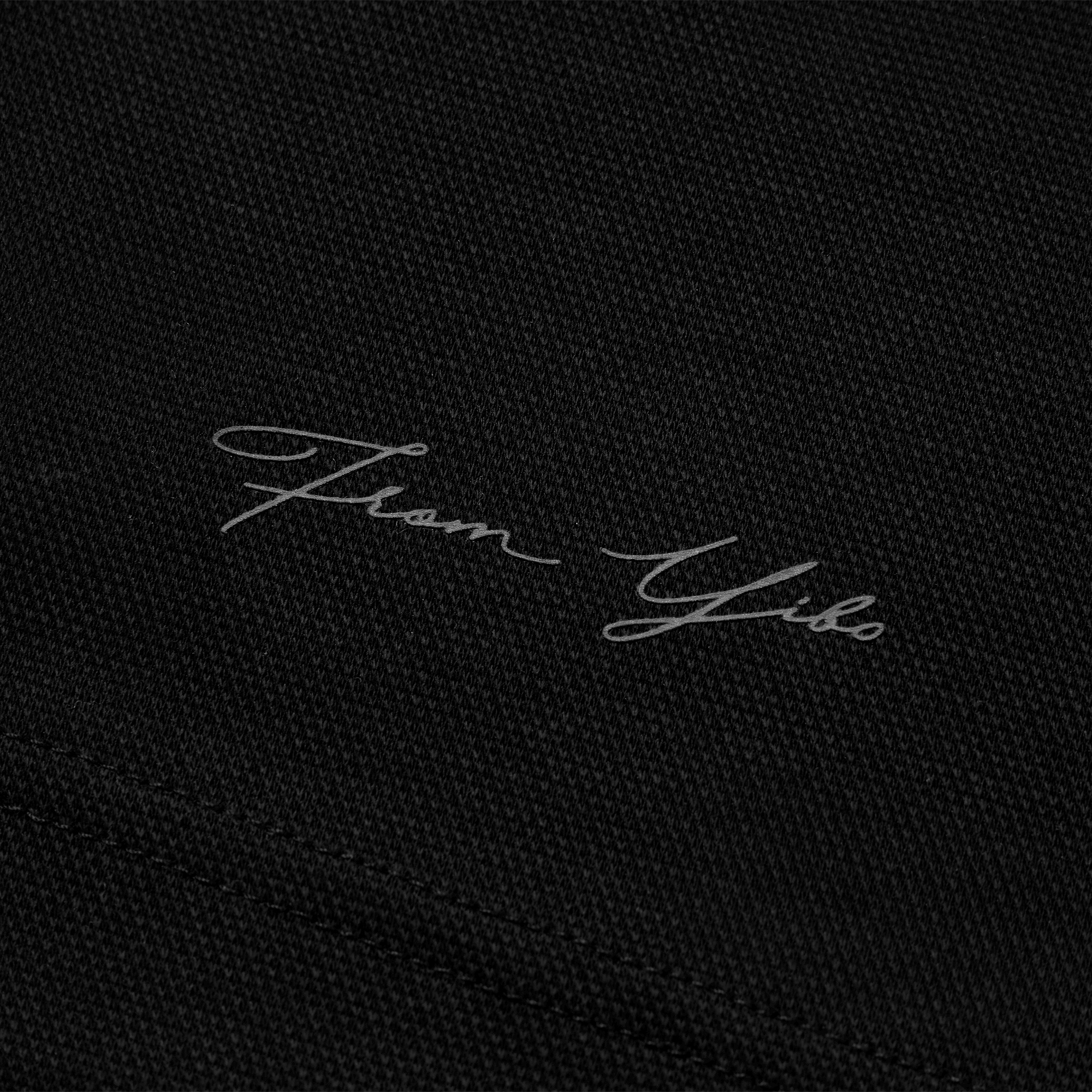 『Lacoste from Yibo』クラシックフィットクォータージップポロシャツ