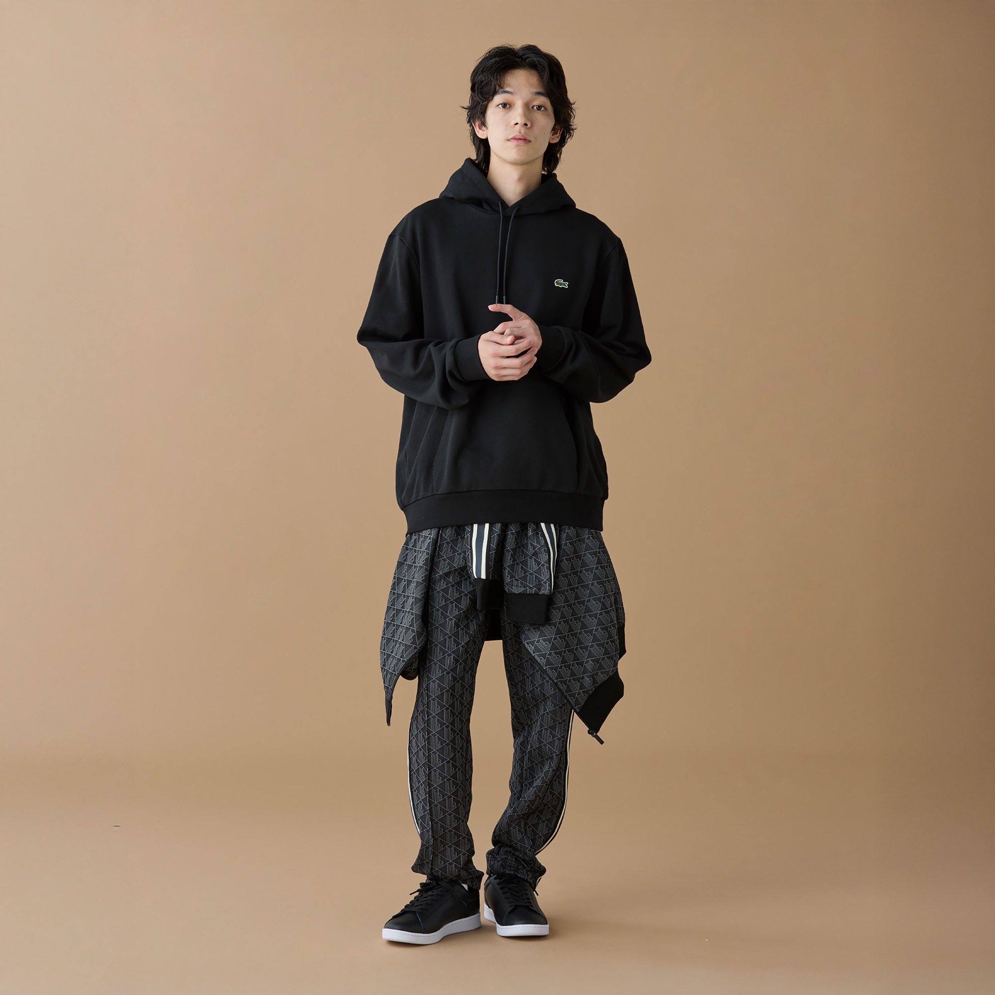 エッセンシャルスウェットフーディー