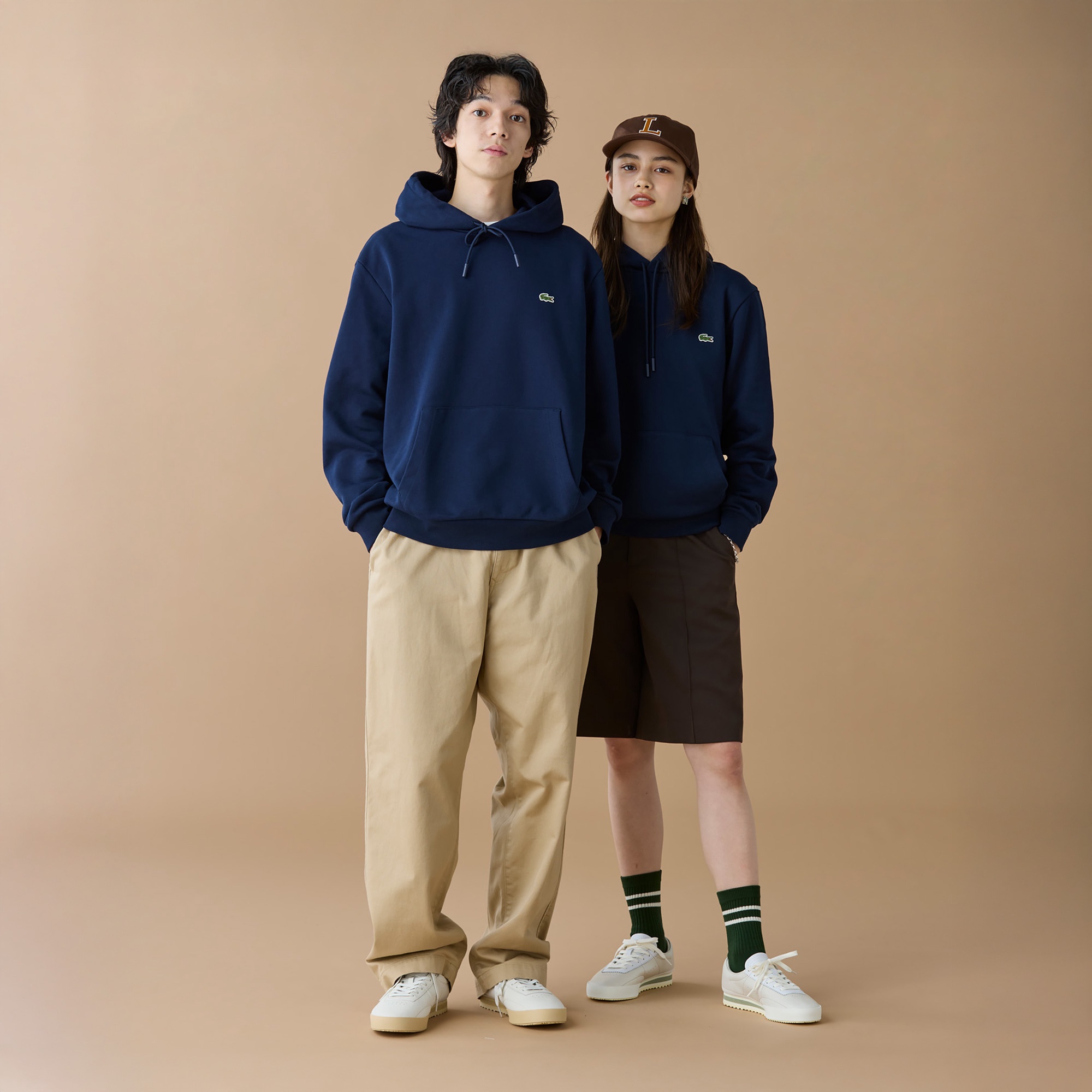 エッセンシャルスウェットフーディー