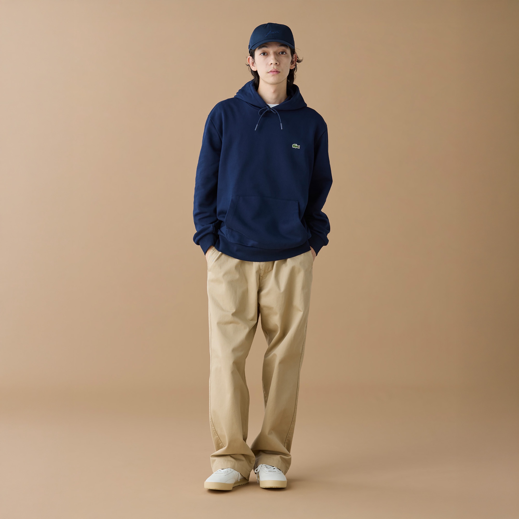 エッセンシャルスウェットフーディー