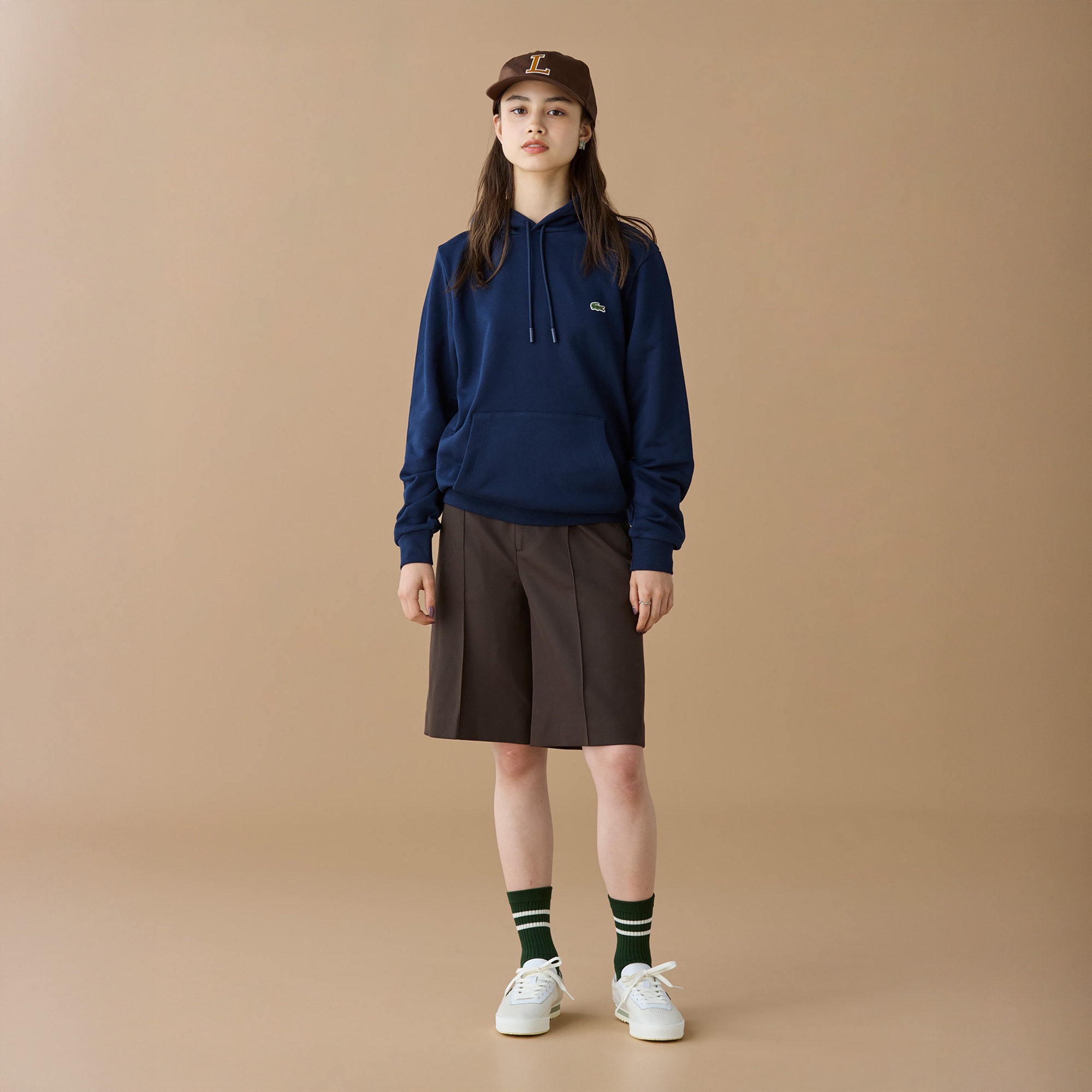 エッセンシャルスウェットフーディー