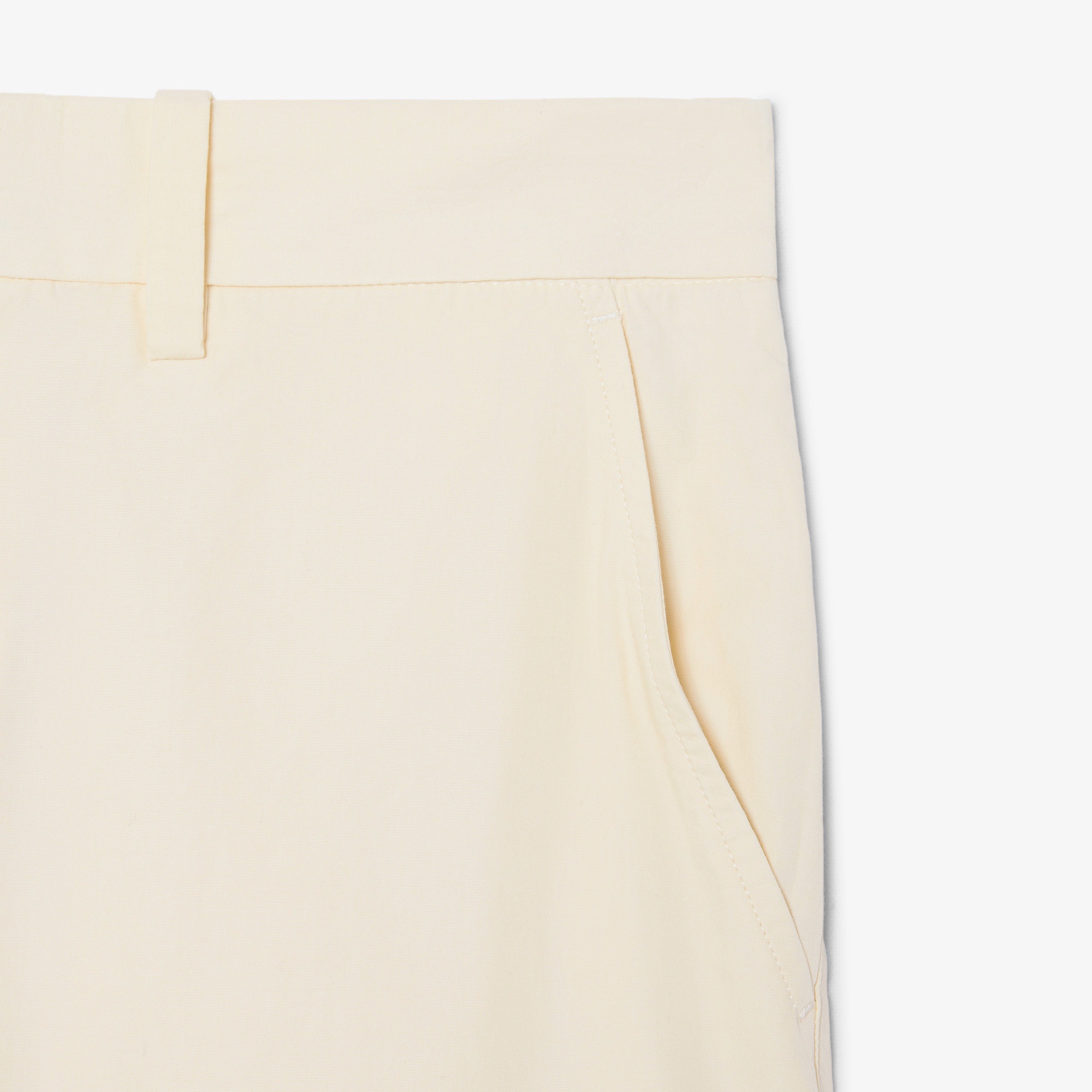 エッセンシャルテーパードチノパンツ