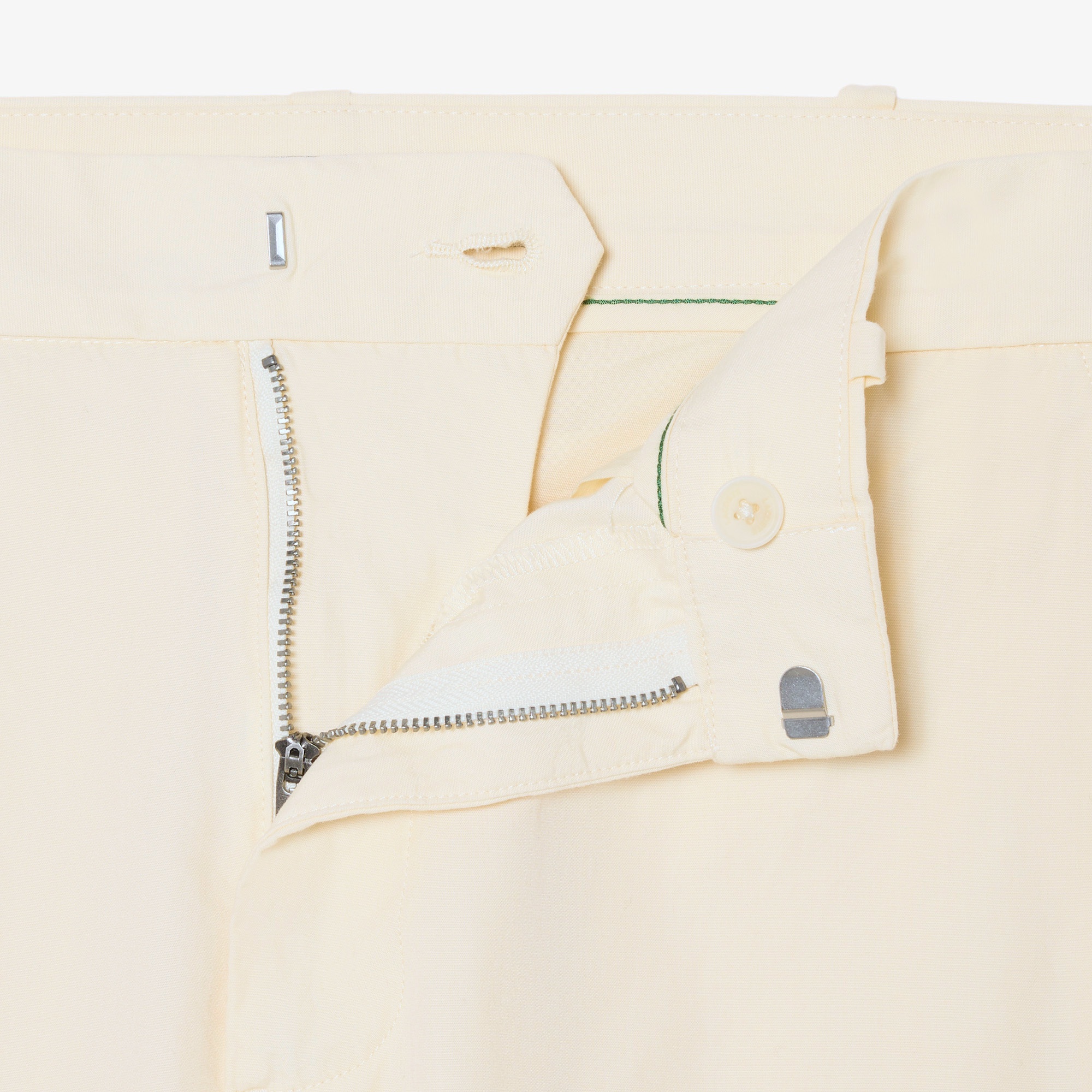 エッセンシャルテーパードチノパンツ