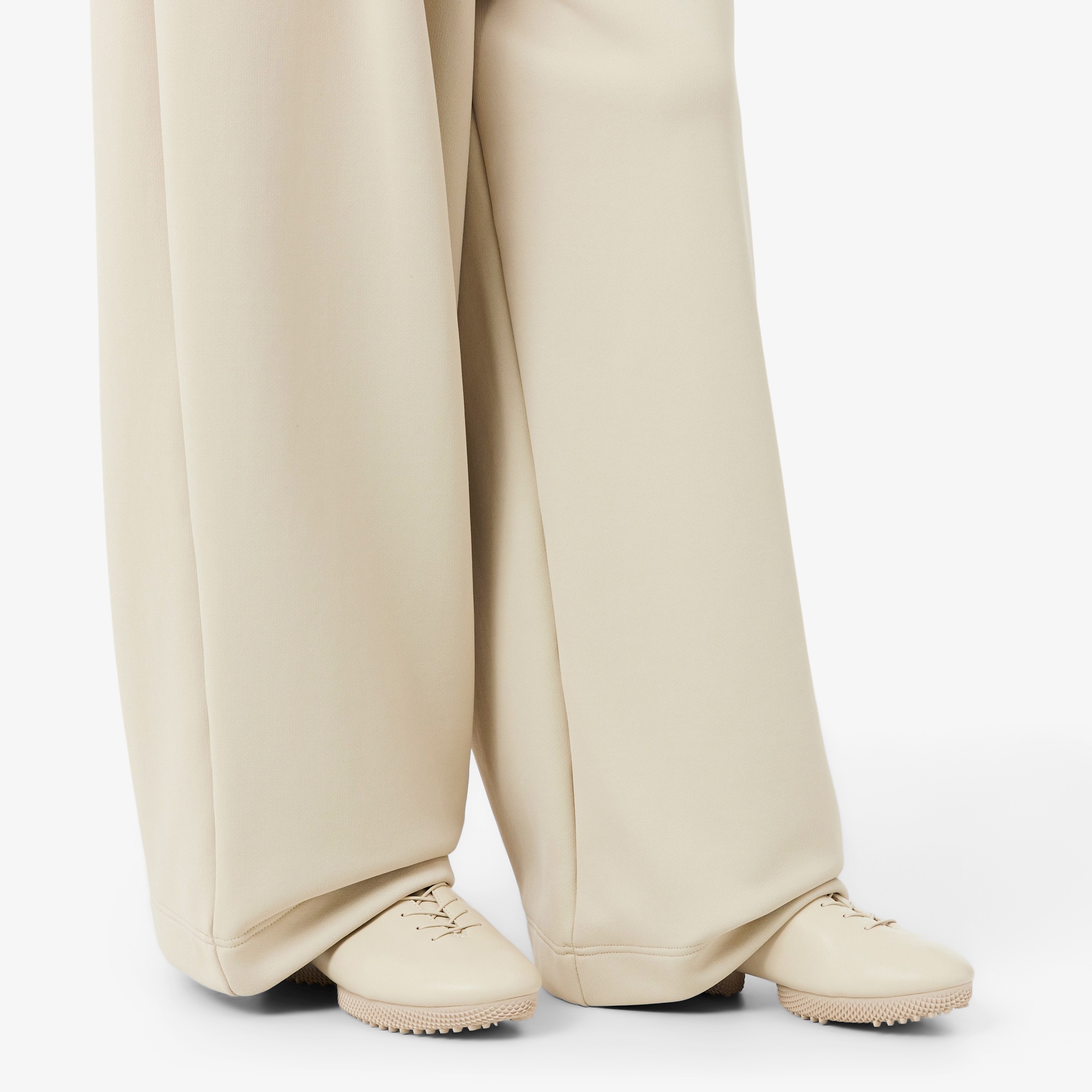 『SS26 Fashion Show』レディース LOW SET RWY 126