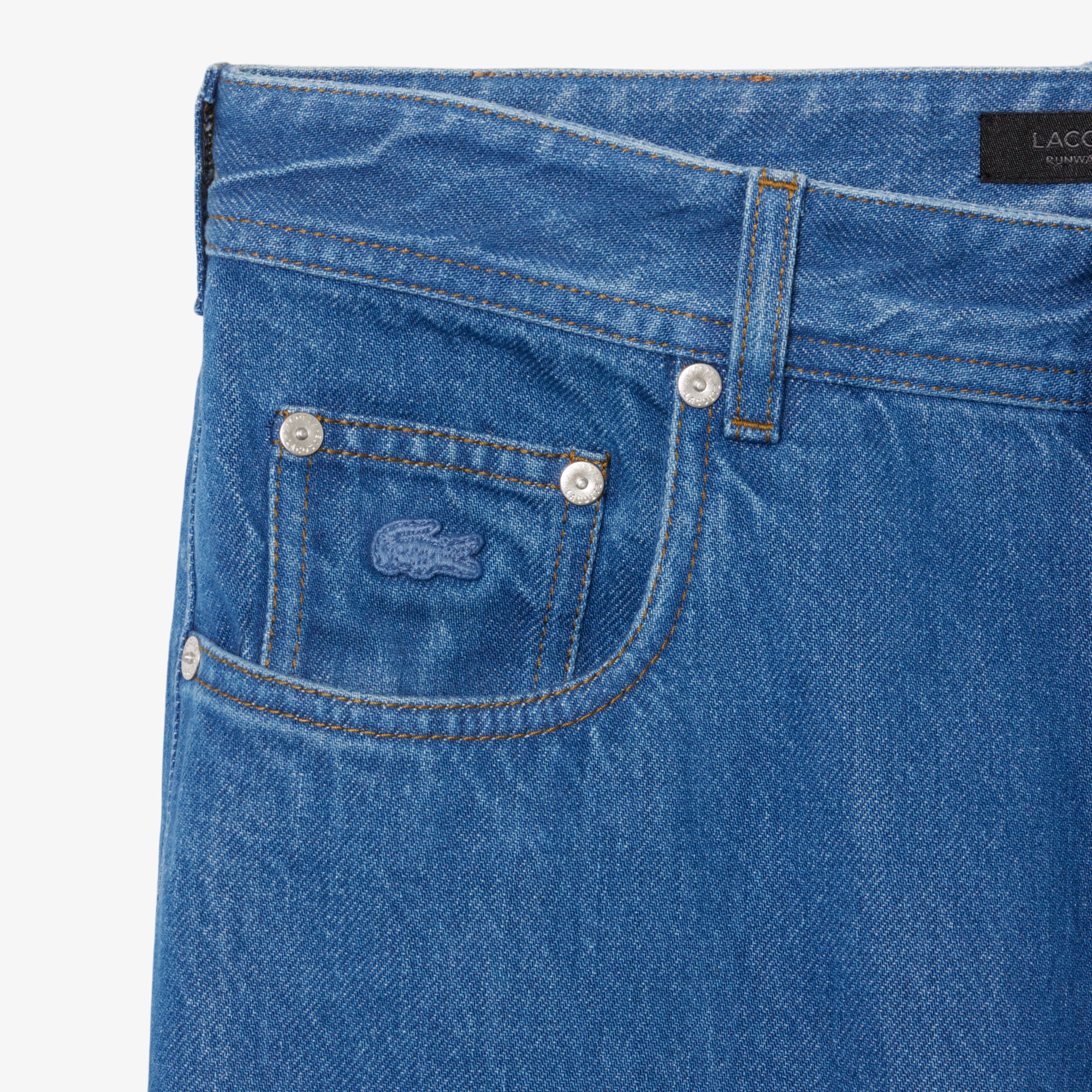 『SS26 Fashion Show』 バレルレッグデニムパンツ