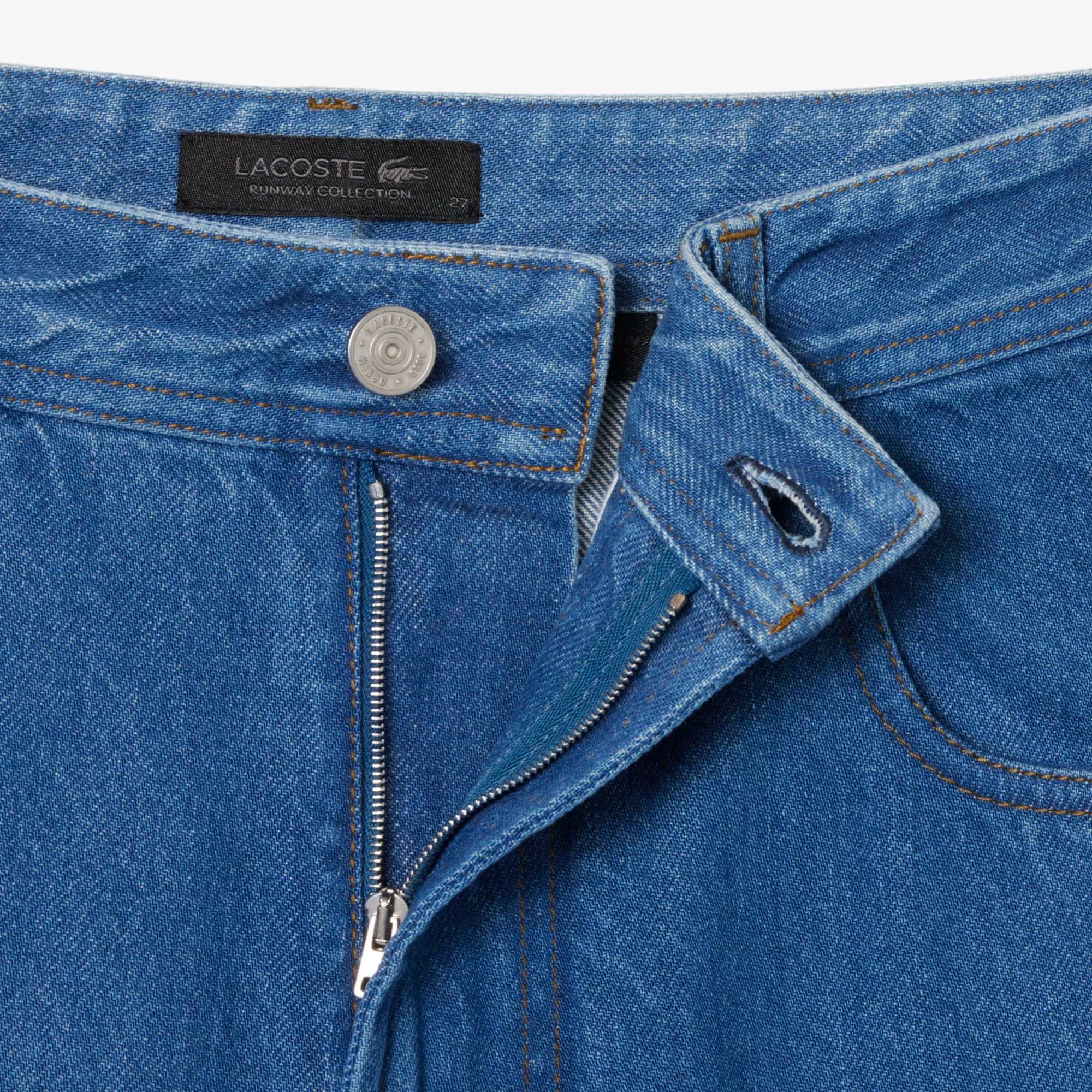 『SS26 Fashion Show』 バレルレッグデニムパンツ