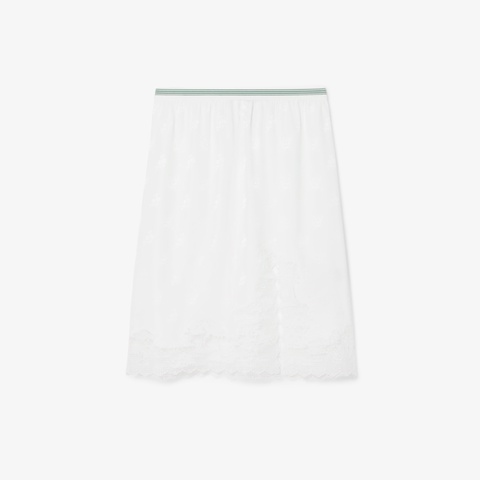 『SS26 Fashion Show』 ランドスケープ刺しゅうチュールスカート