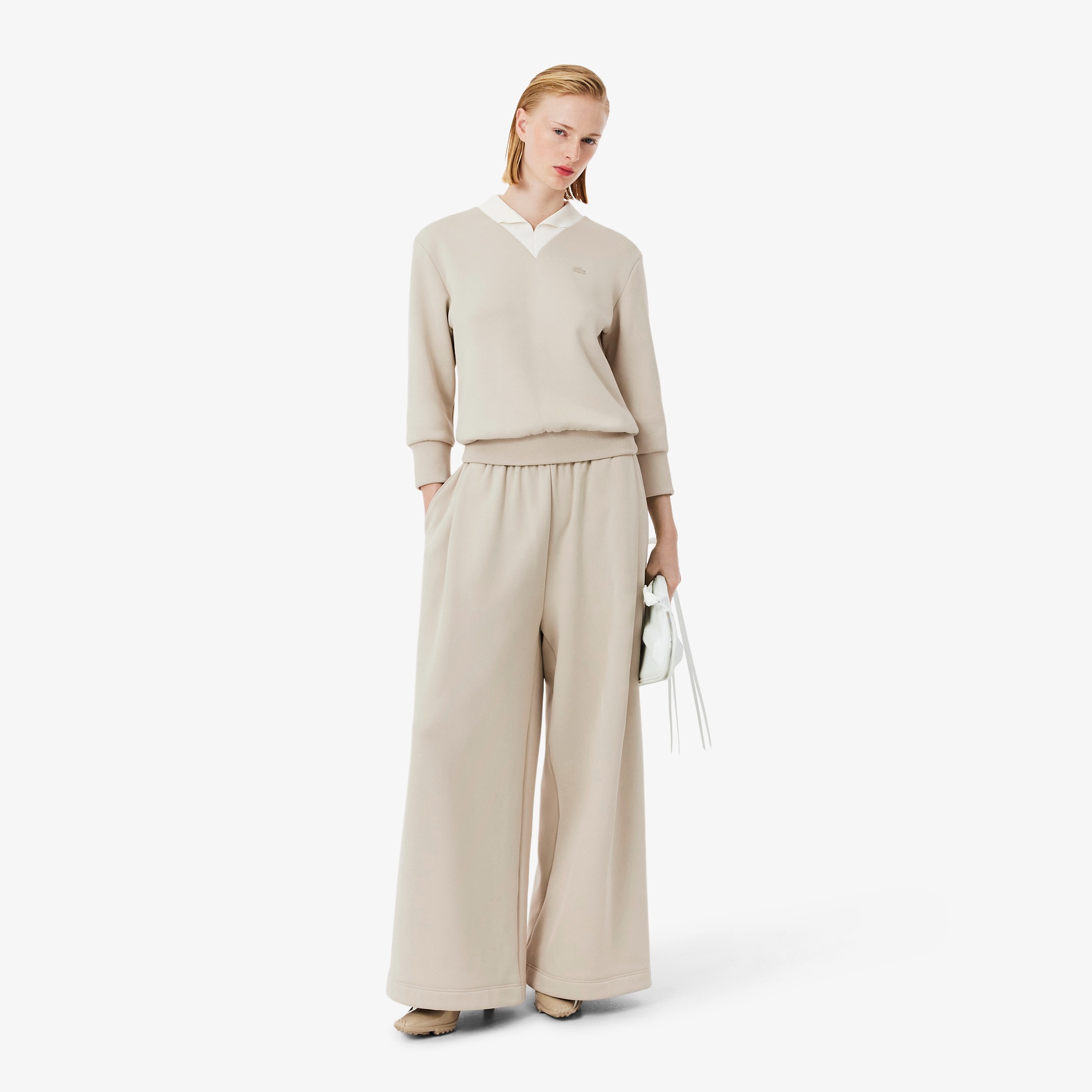 『SS26 Fashion Show』 サテンニットワイドジョガーパンツ