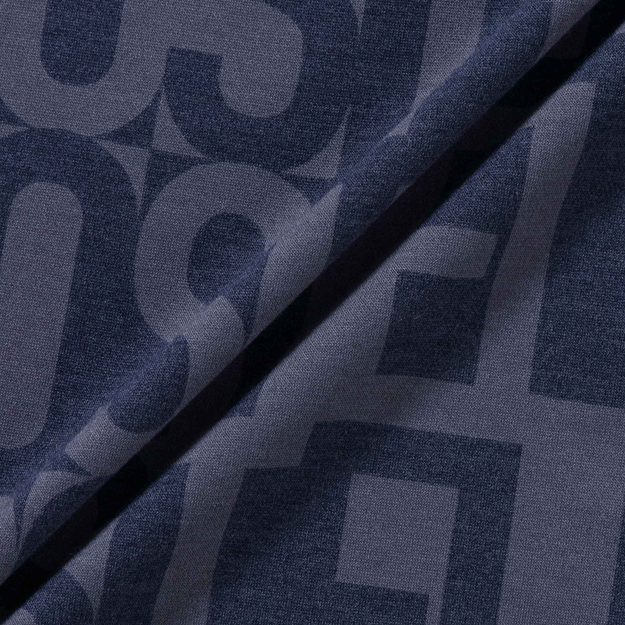クールマックスブランドネームロゴ総柄Tシャツ