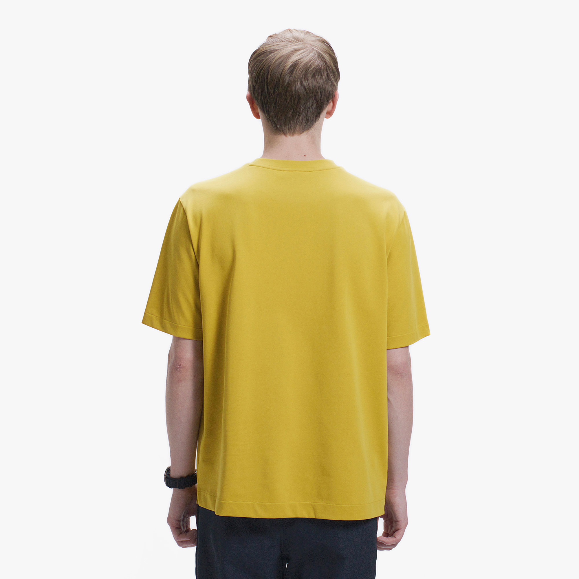 ワンポイントロゴクルーネックTシャツ