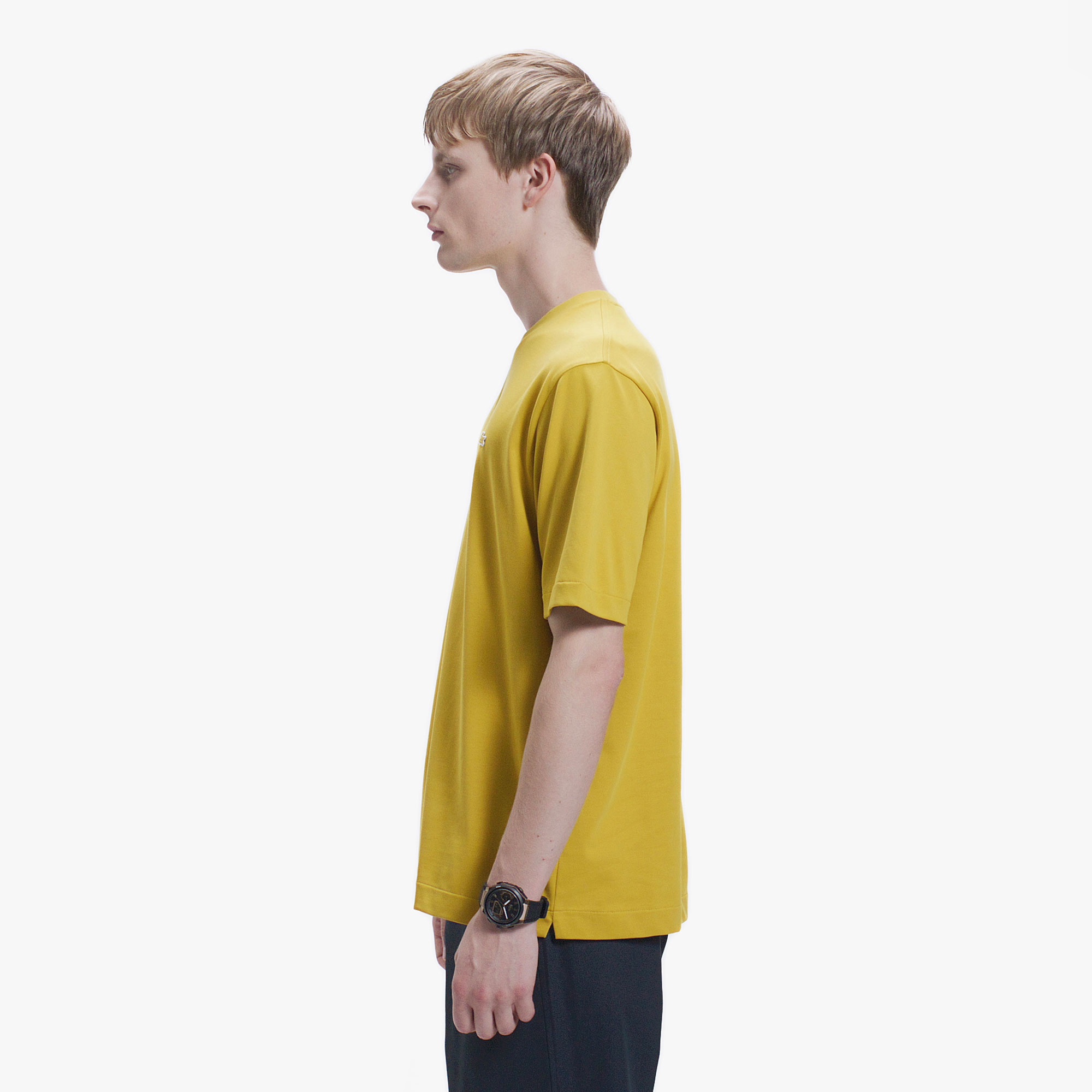 ワンポイントロゴクルーネックTシャツ