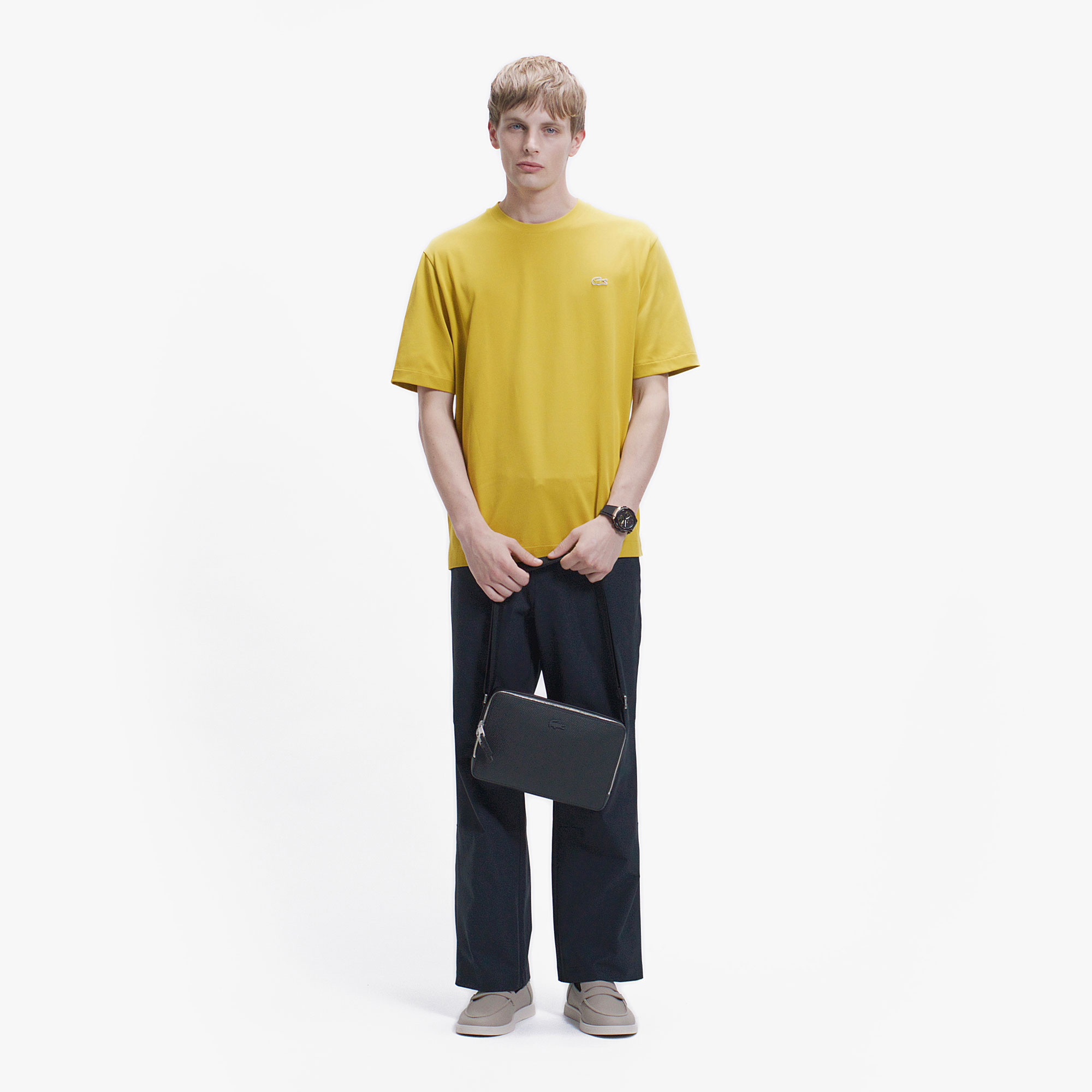 ワンポイントロゴクルーネックTシャツ