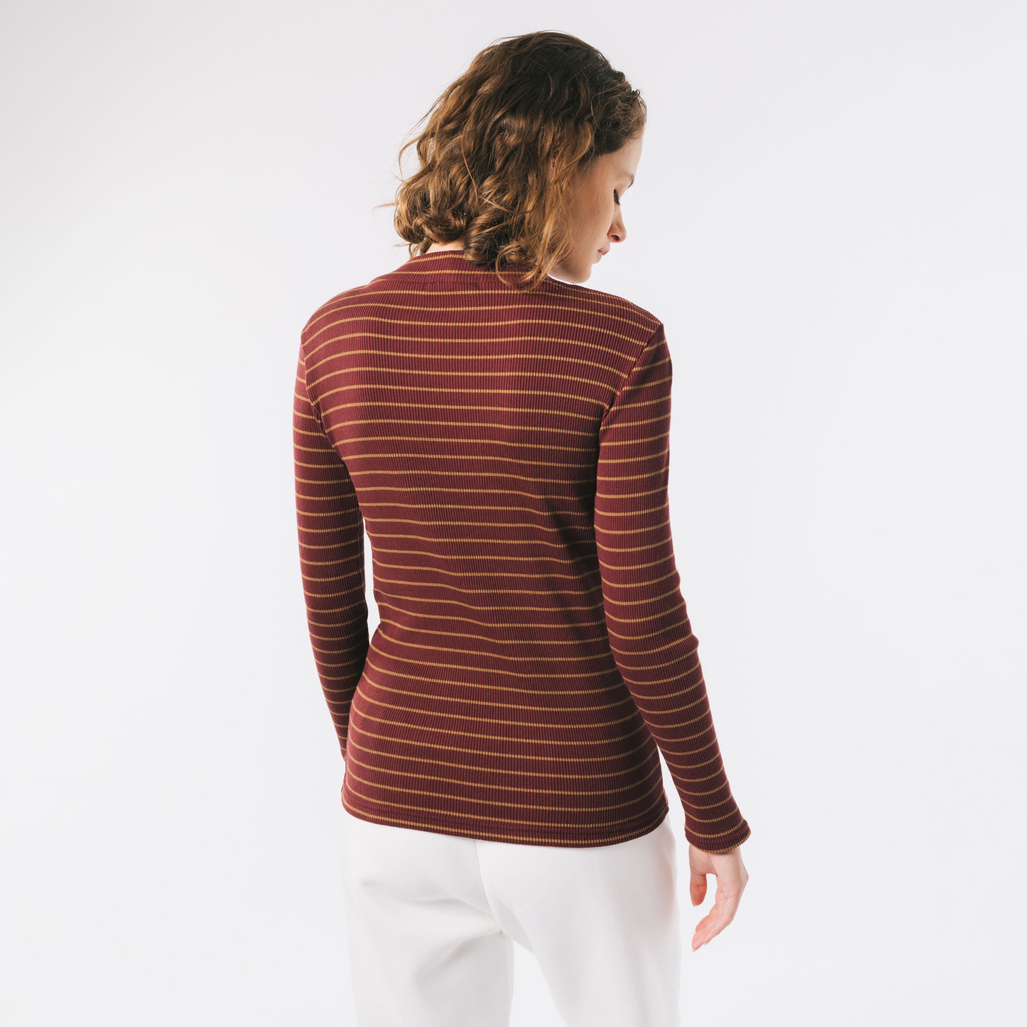 モックネックロングスリーブTシャツ