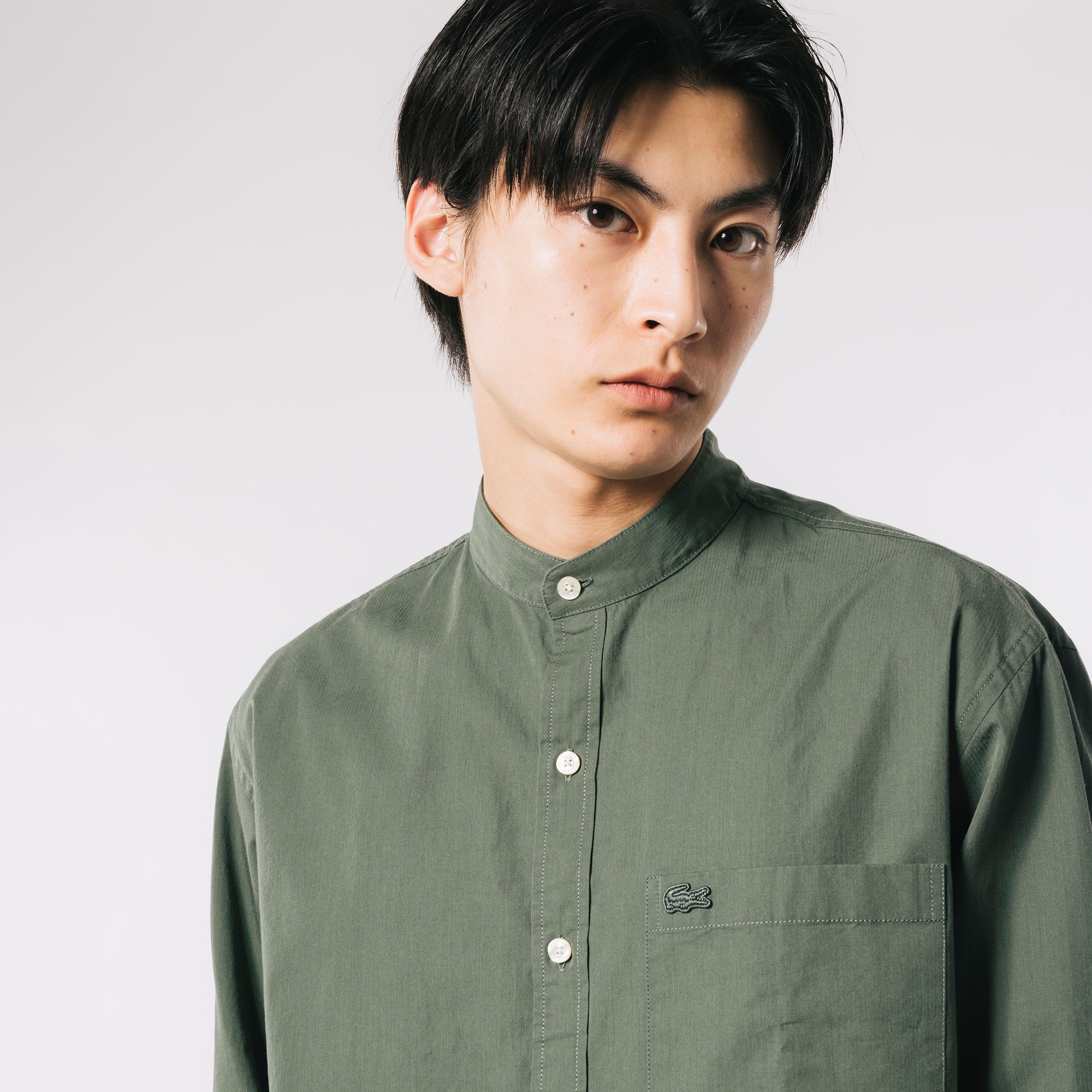 スタンドカラーシャツ