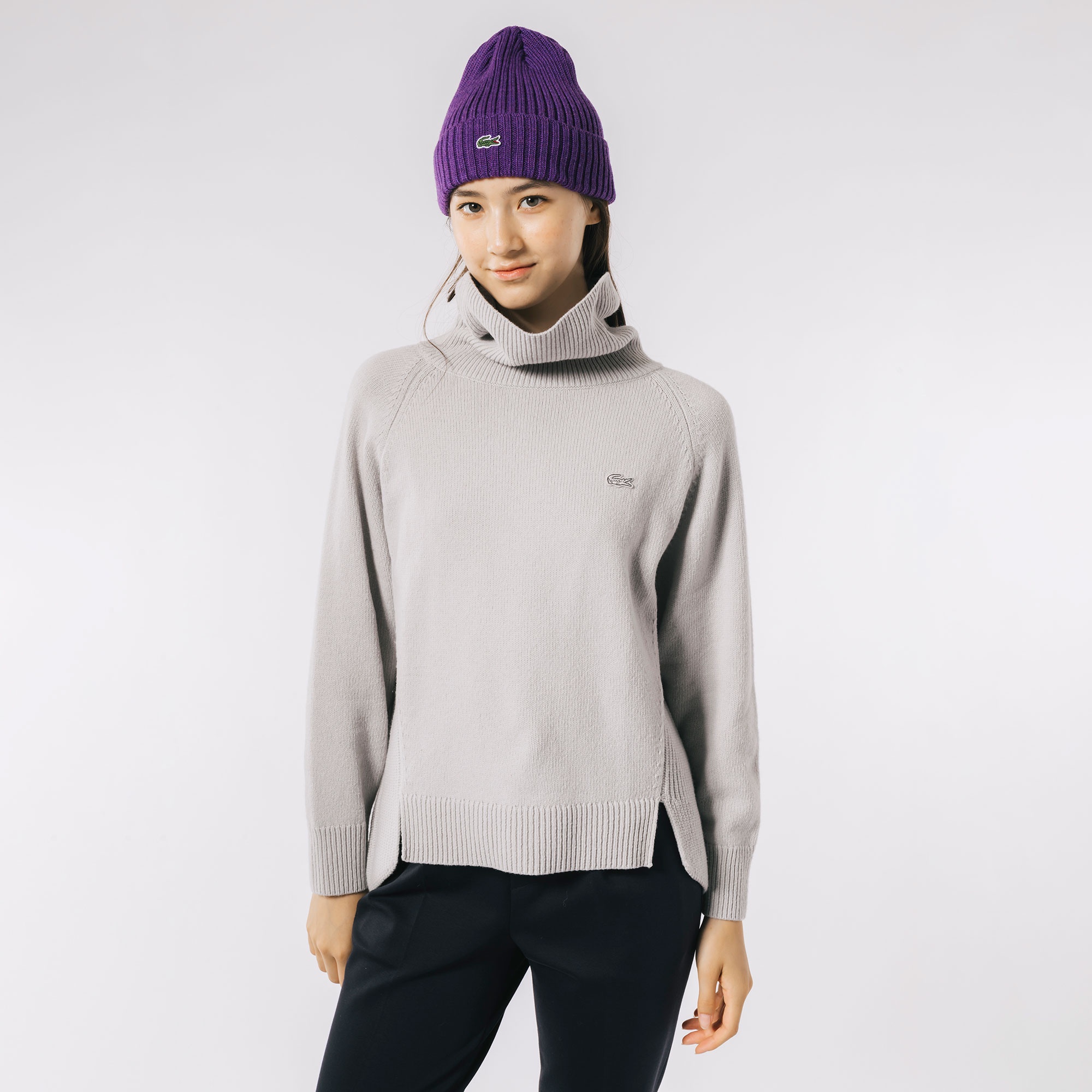 ミドルゲージタートルネックニットセーター