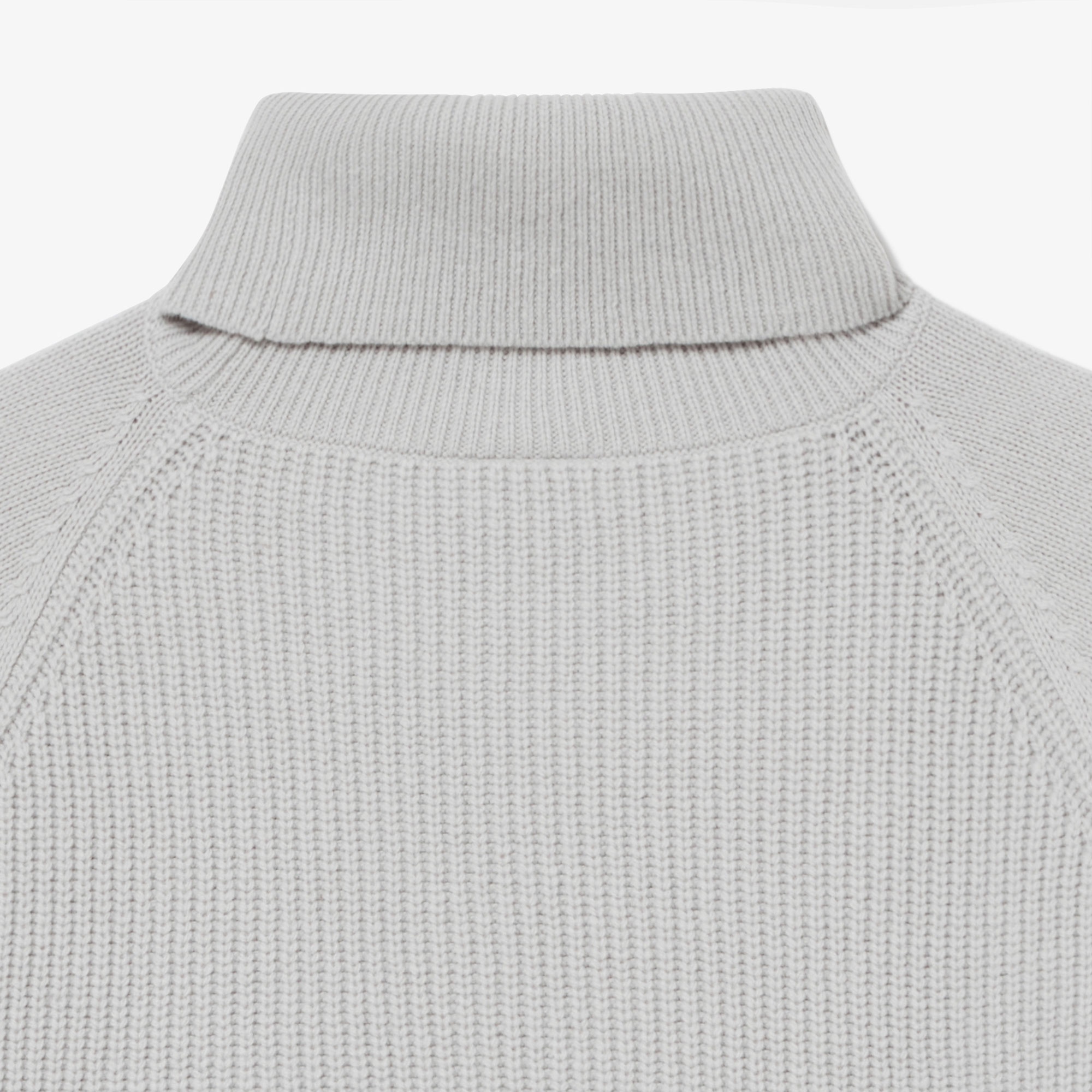 ミドルゲージタートルネックニットセーター