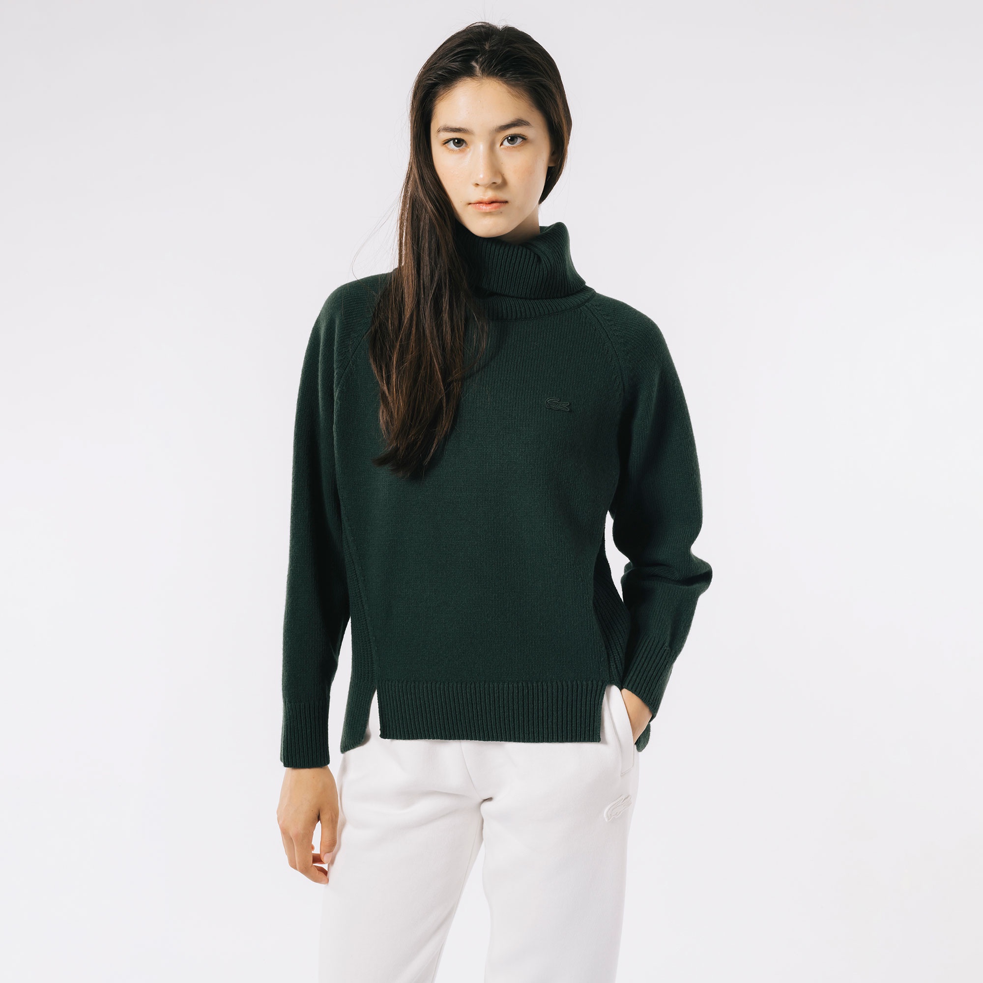 ミドルゲージタートルネックニットセーター