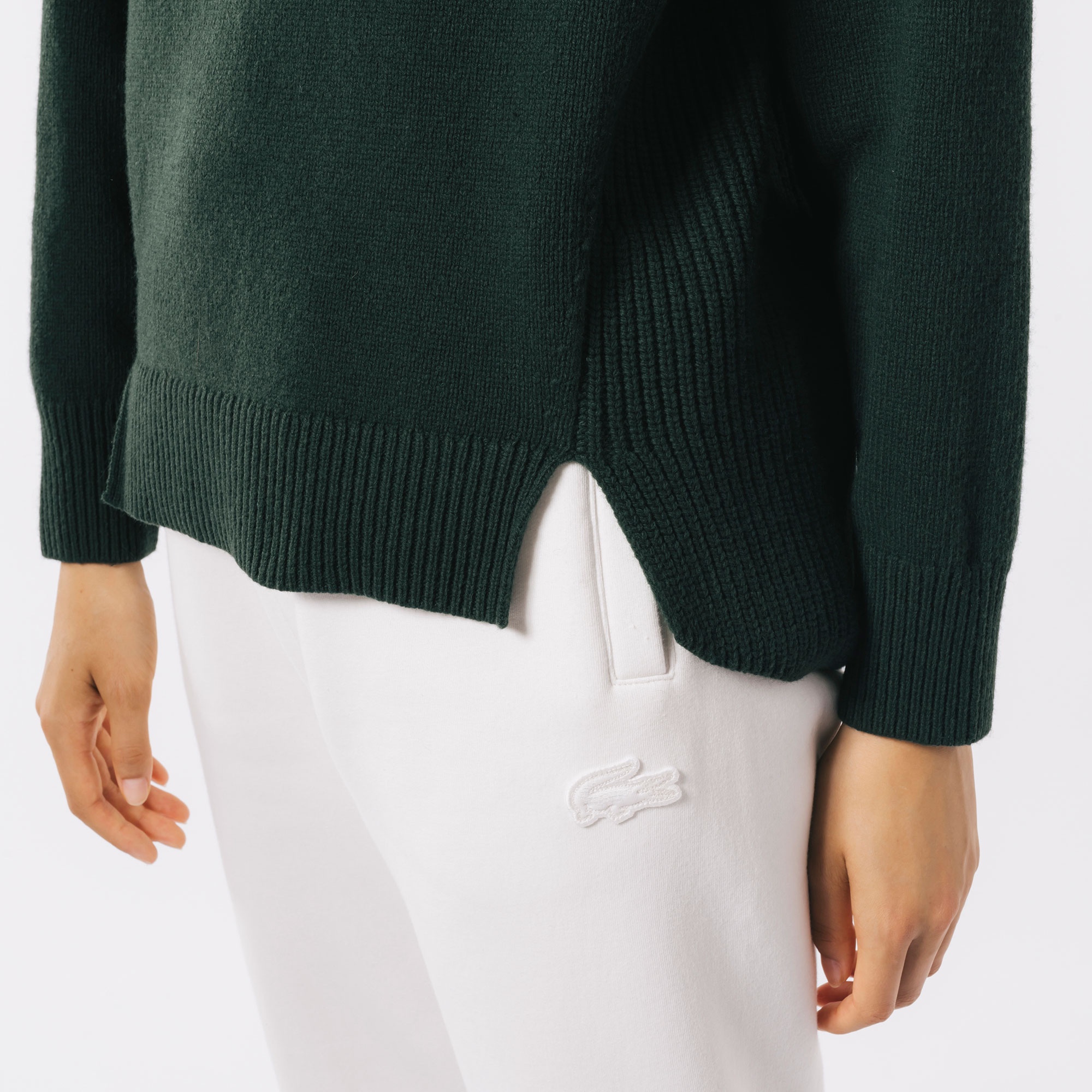 ミドルゲージタートルネックニットセーター