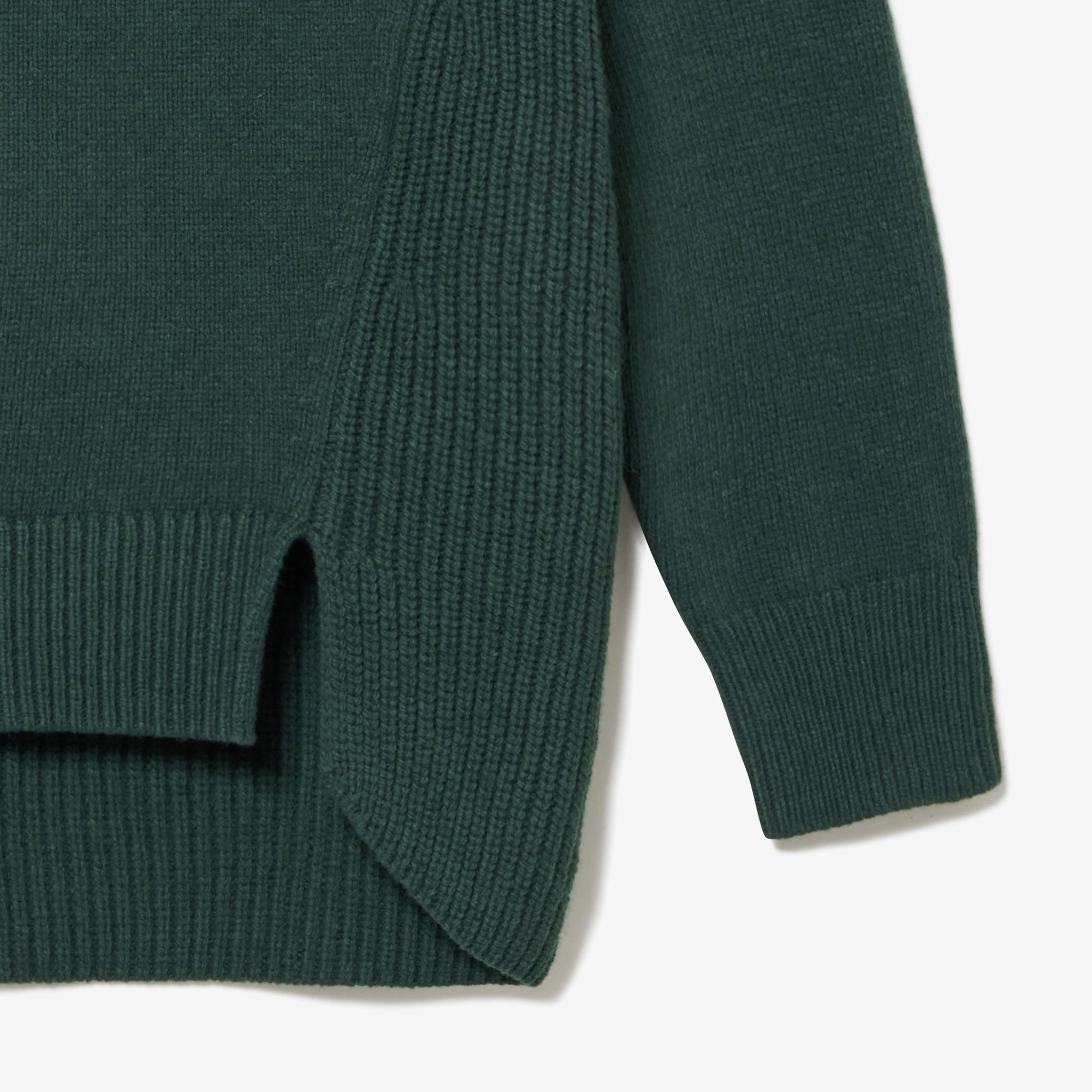 ミドルゲージタートルネックニットセーター