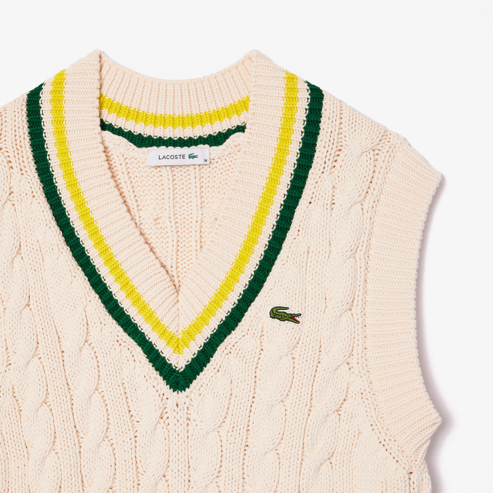 Vネックケーブルニットベスト