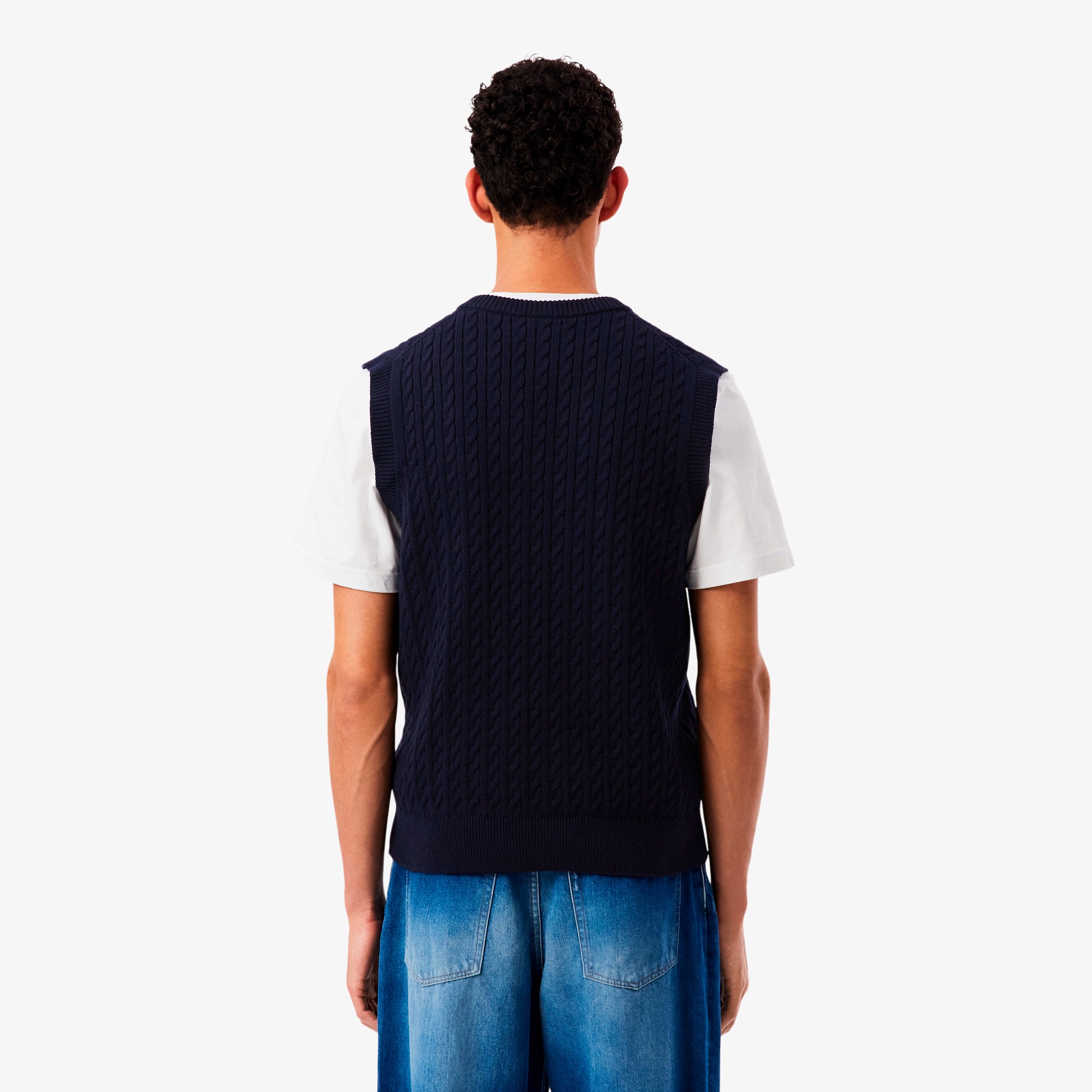 ケーブルニットVネックベスト