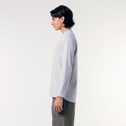 クラシックフィットロングスリーブTシャツ