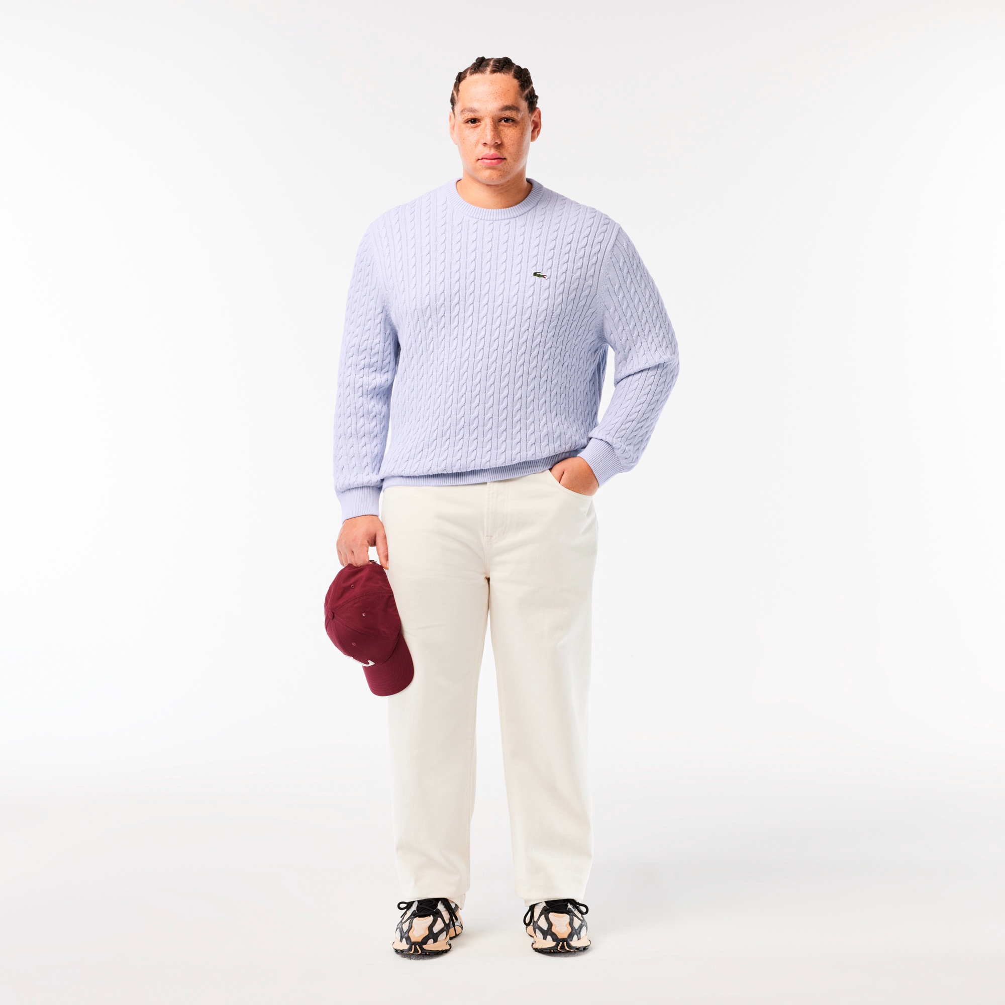 ケーブルニットセーター