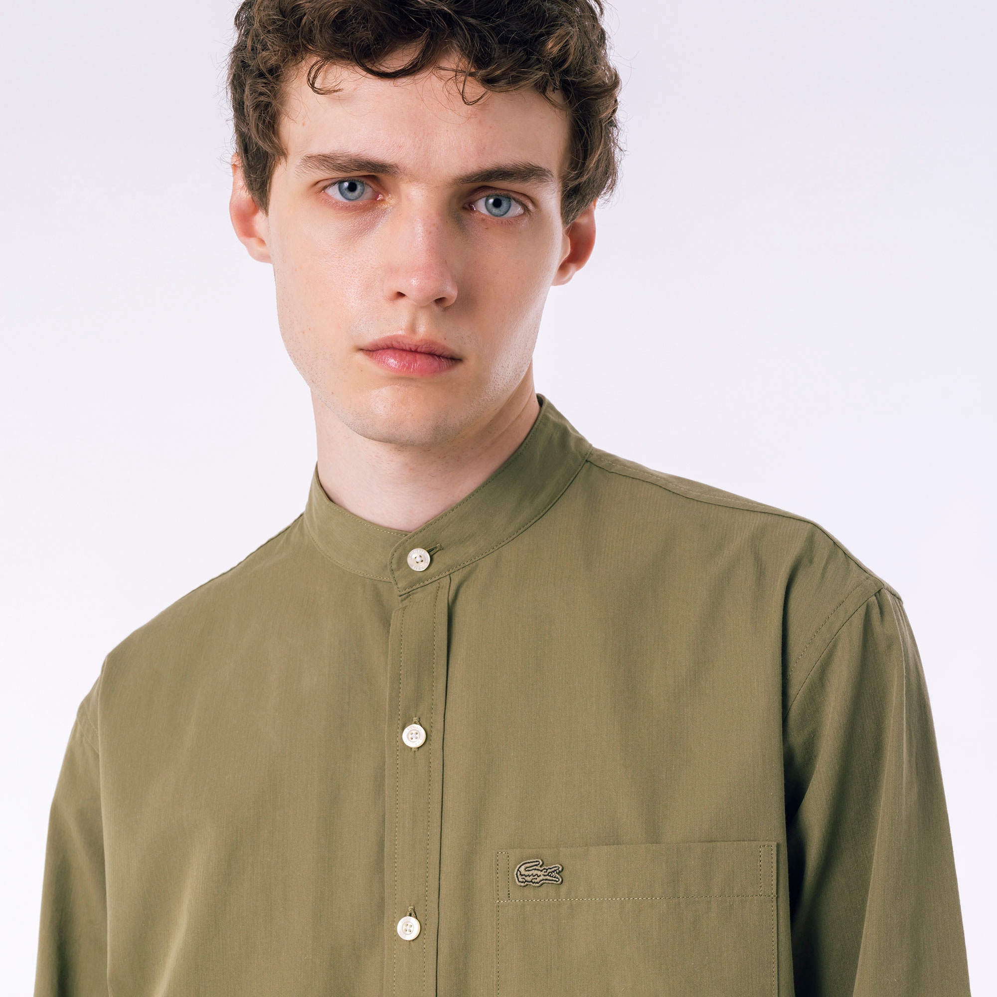 スタンドカラーシャツ