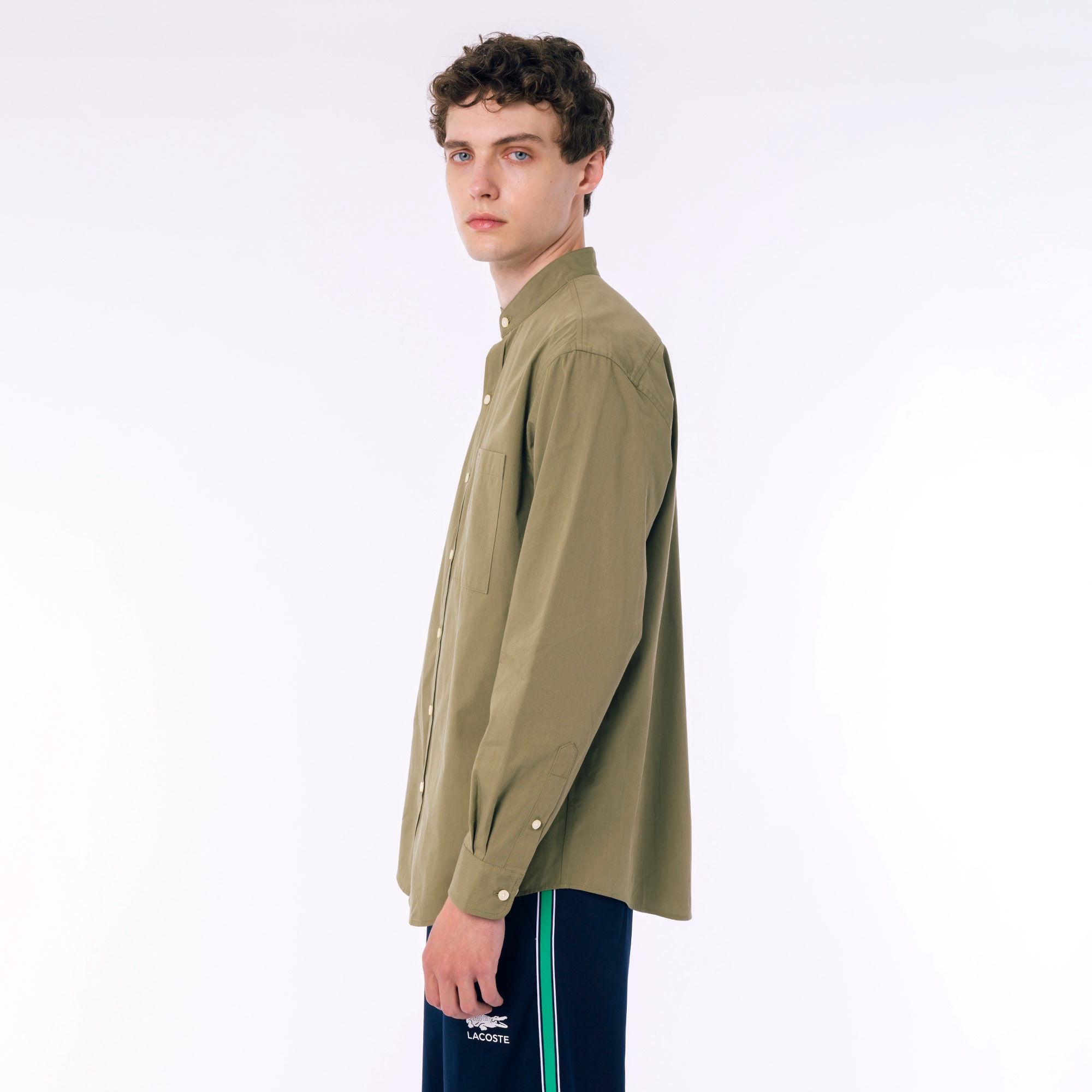 スタンドカラーシャツ