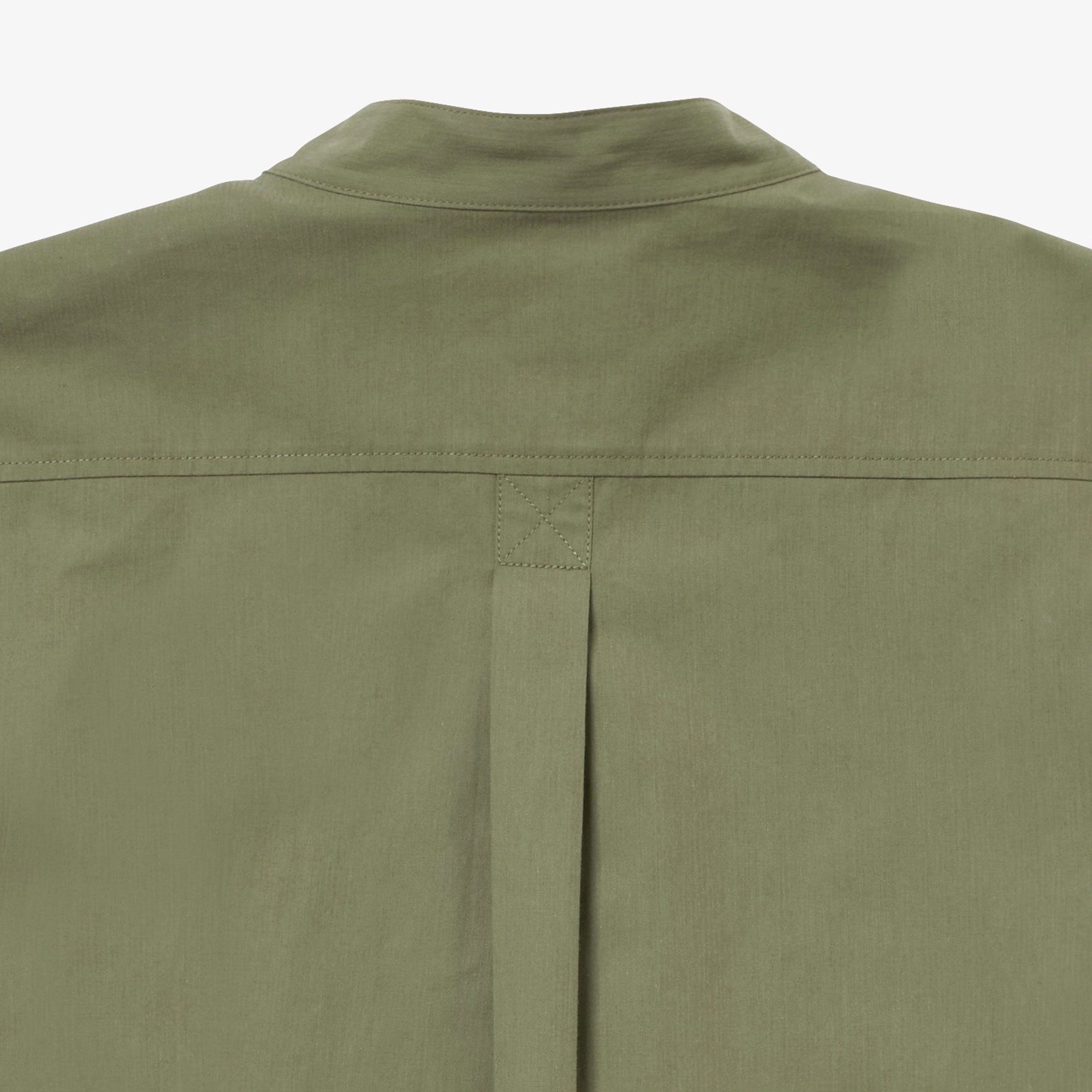 スタンドカラーシャツ