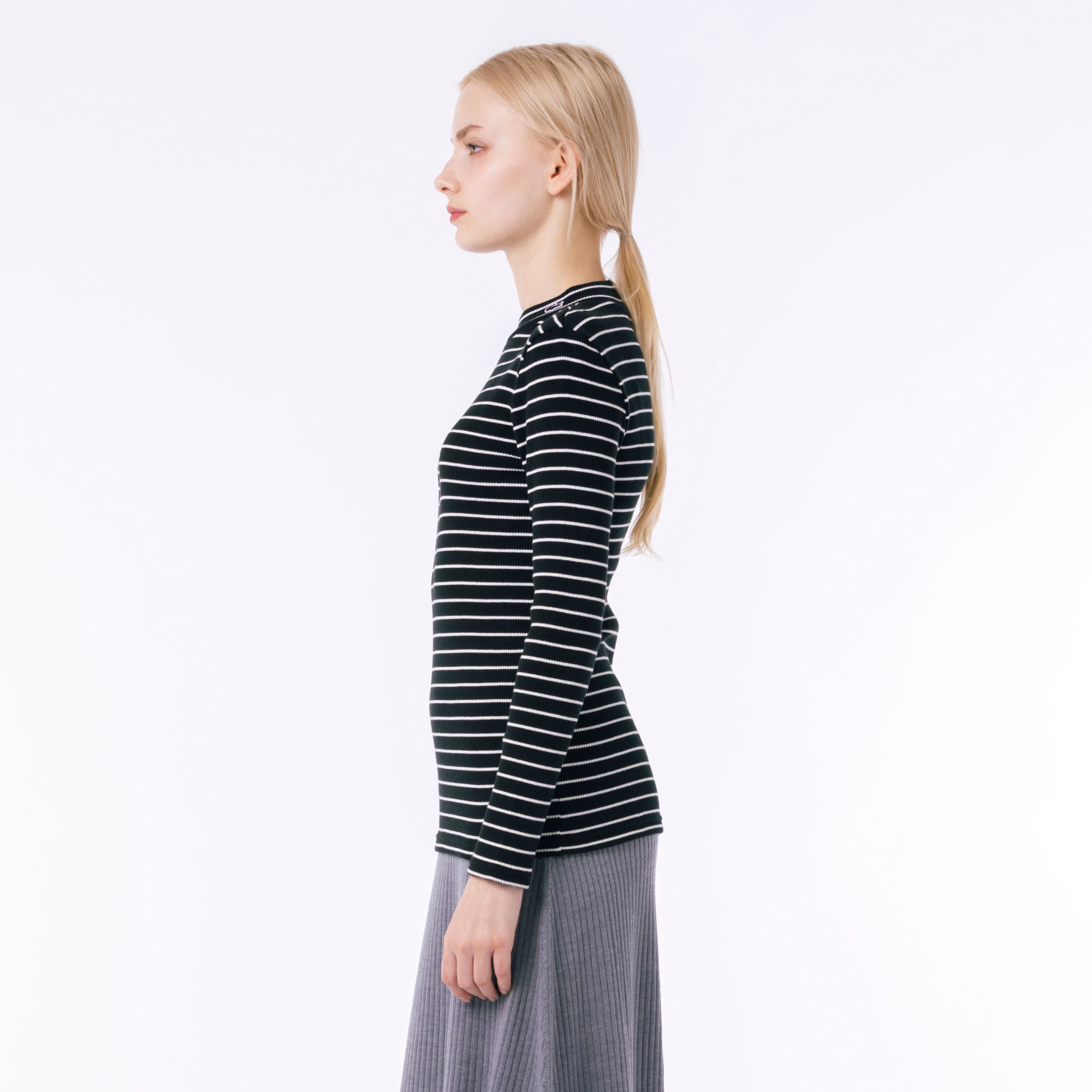 モックネックロングスリーブTシャツ
