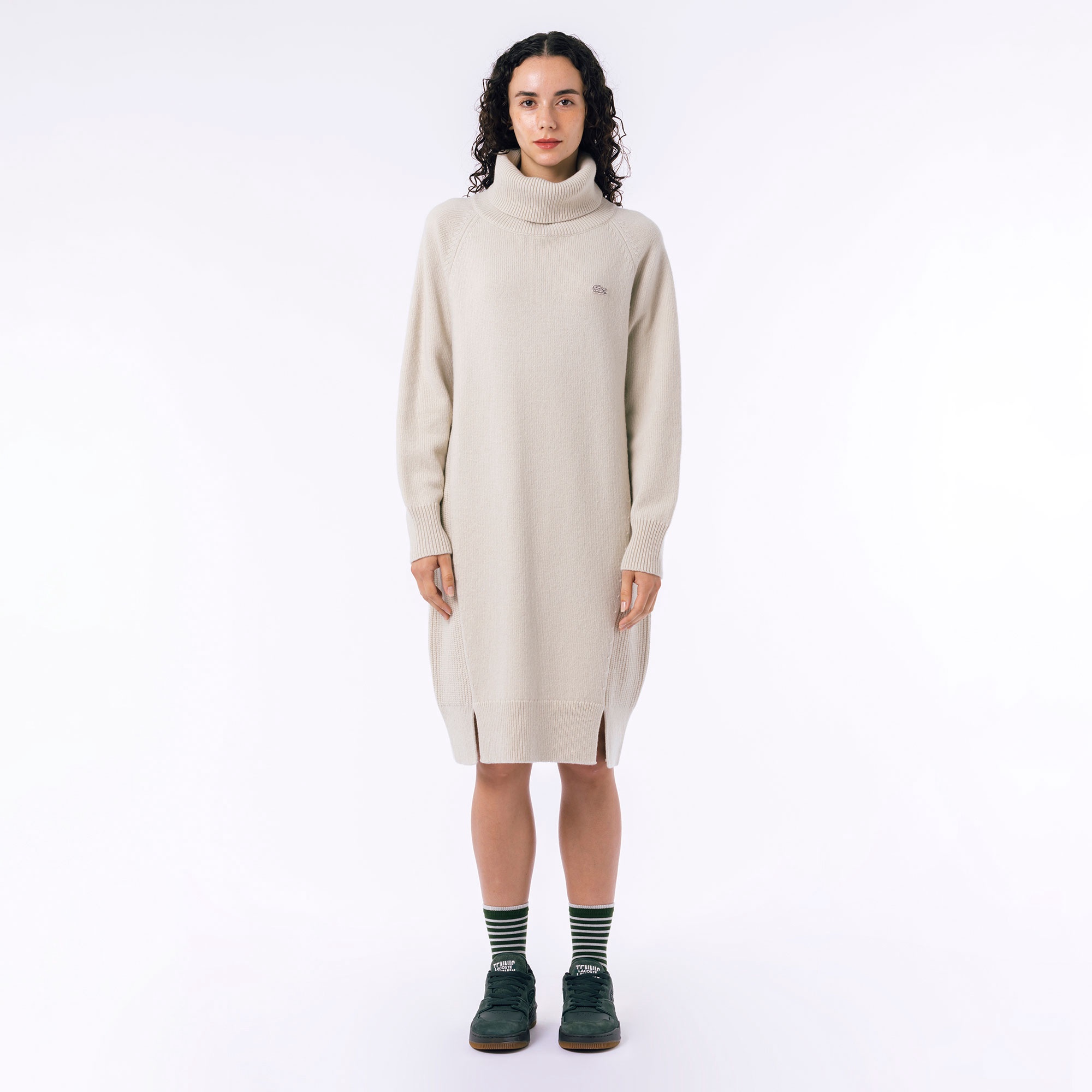 ミドルゲージタートルネックニットドレス