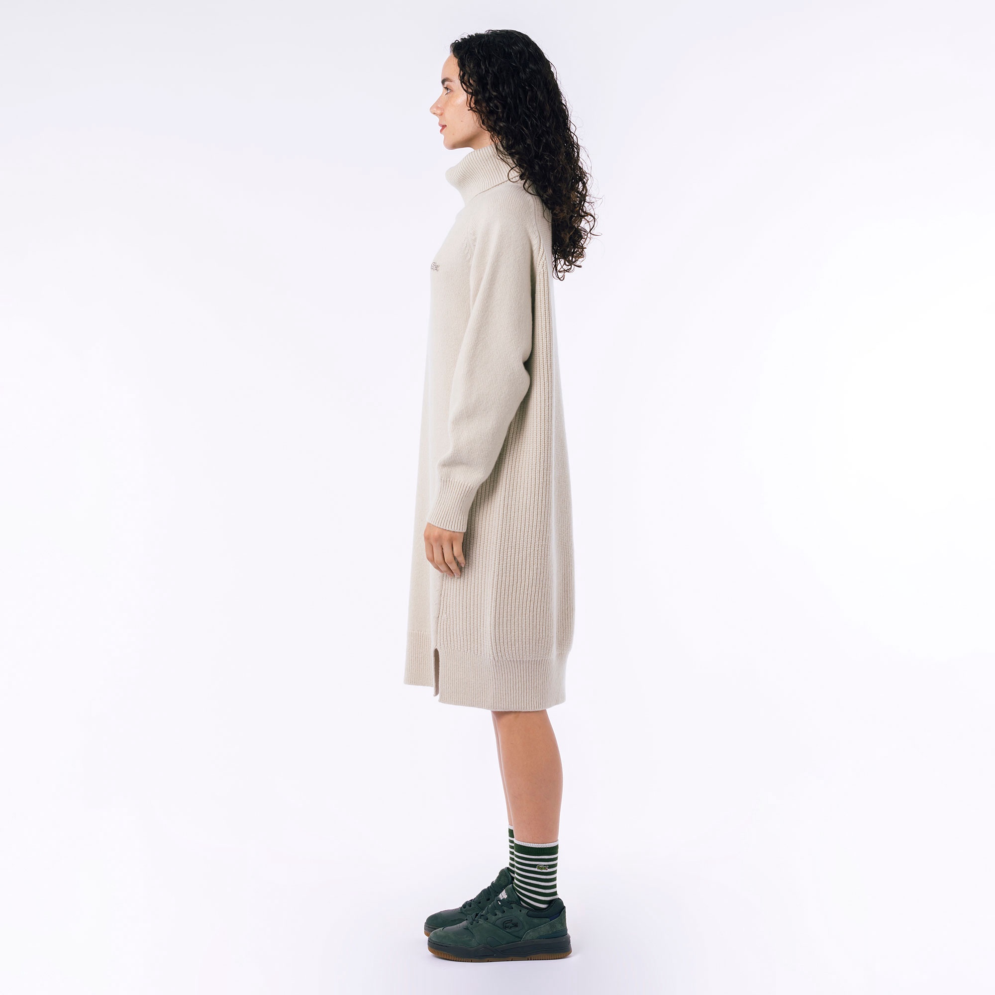 ミドルゲージタートルネックニットドレス