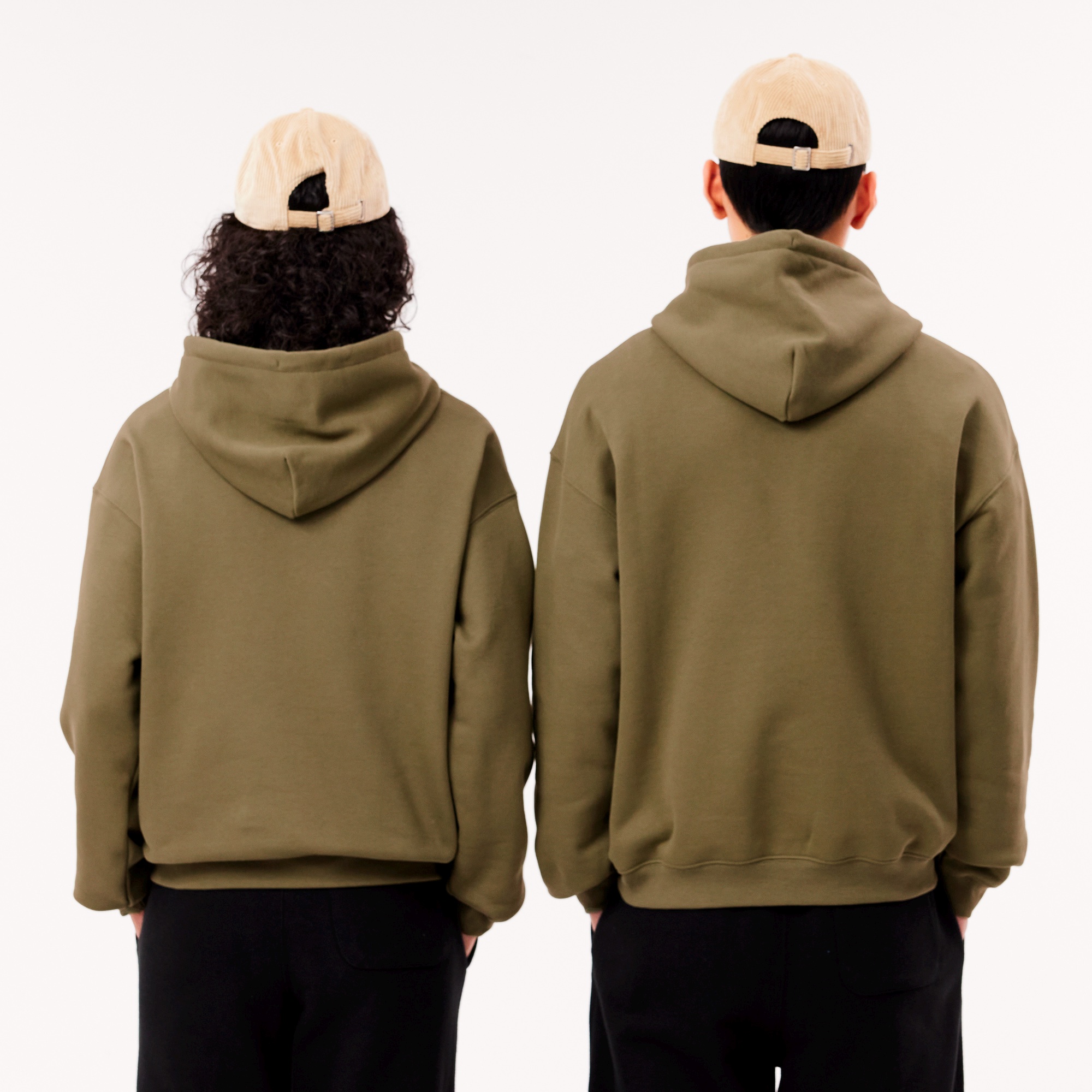 エッセンシャルスウェットフーディー