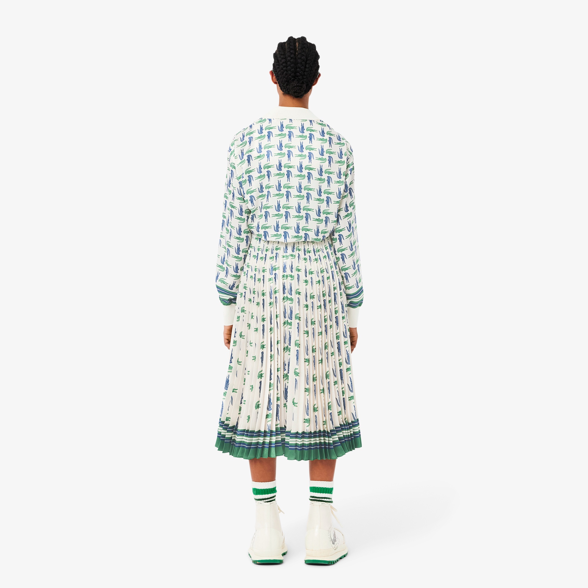 『FW24 Fashion Show』 プリーツサテンオールオーバーワニロゴドレス