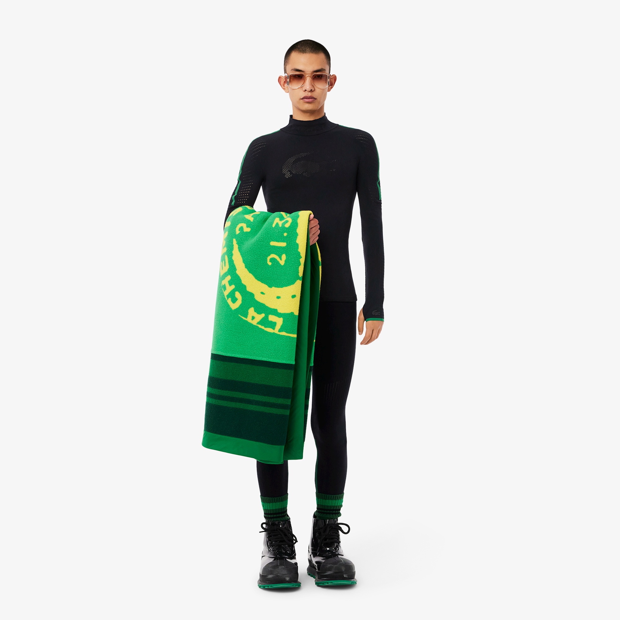 『FW24 Fashion Show』 エルゴノミクス3DニットTシャツ