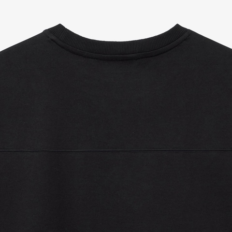裾口ドローストリング入りクロップドTシャツ