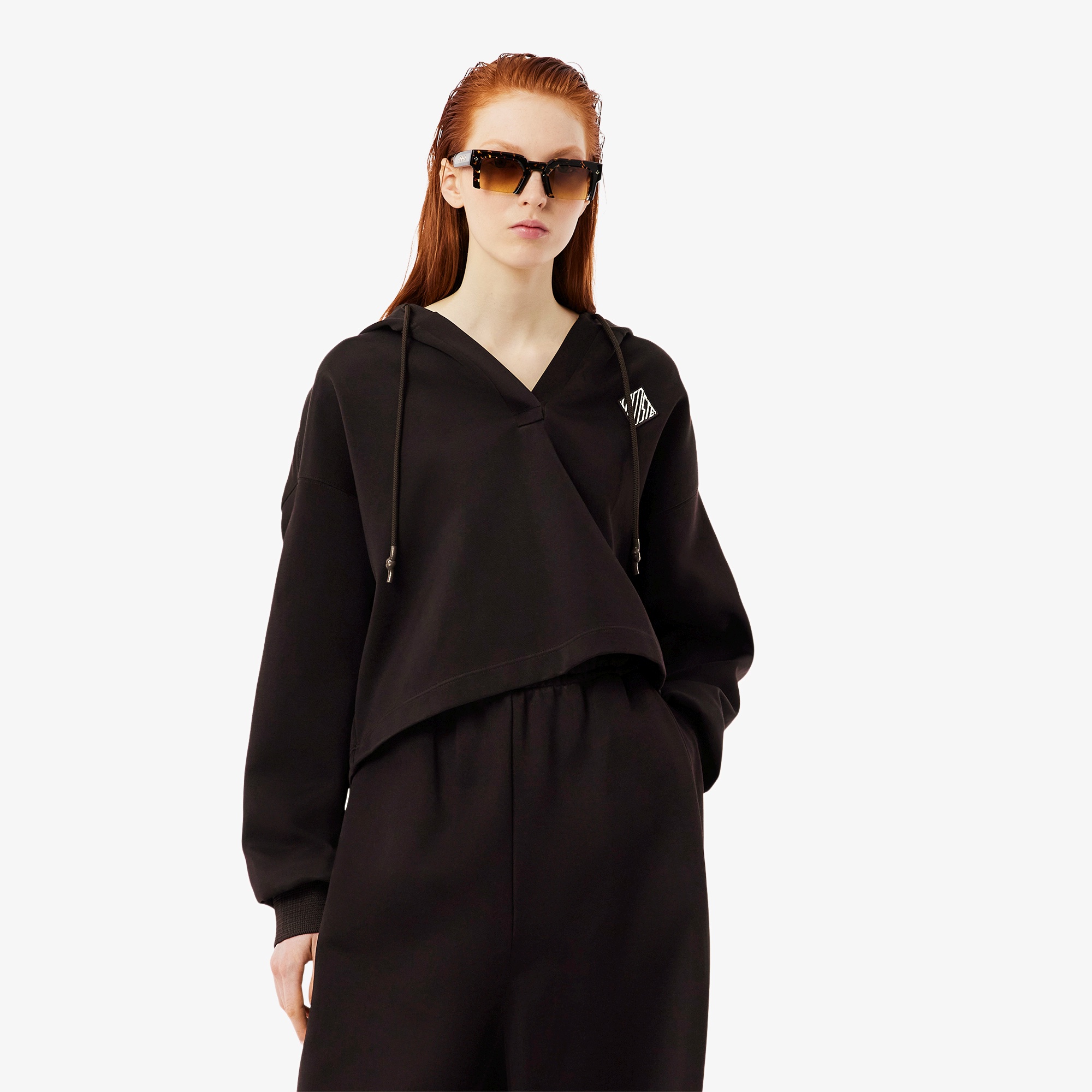 『25SS Fashion Show』 スキッパーネッククロップドフーディー