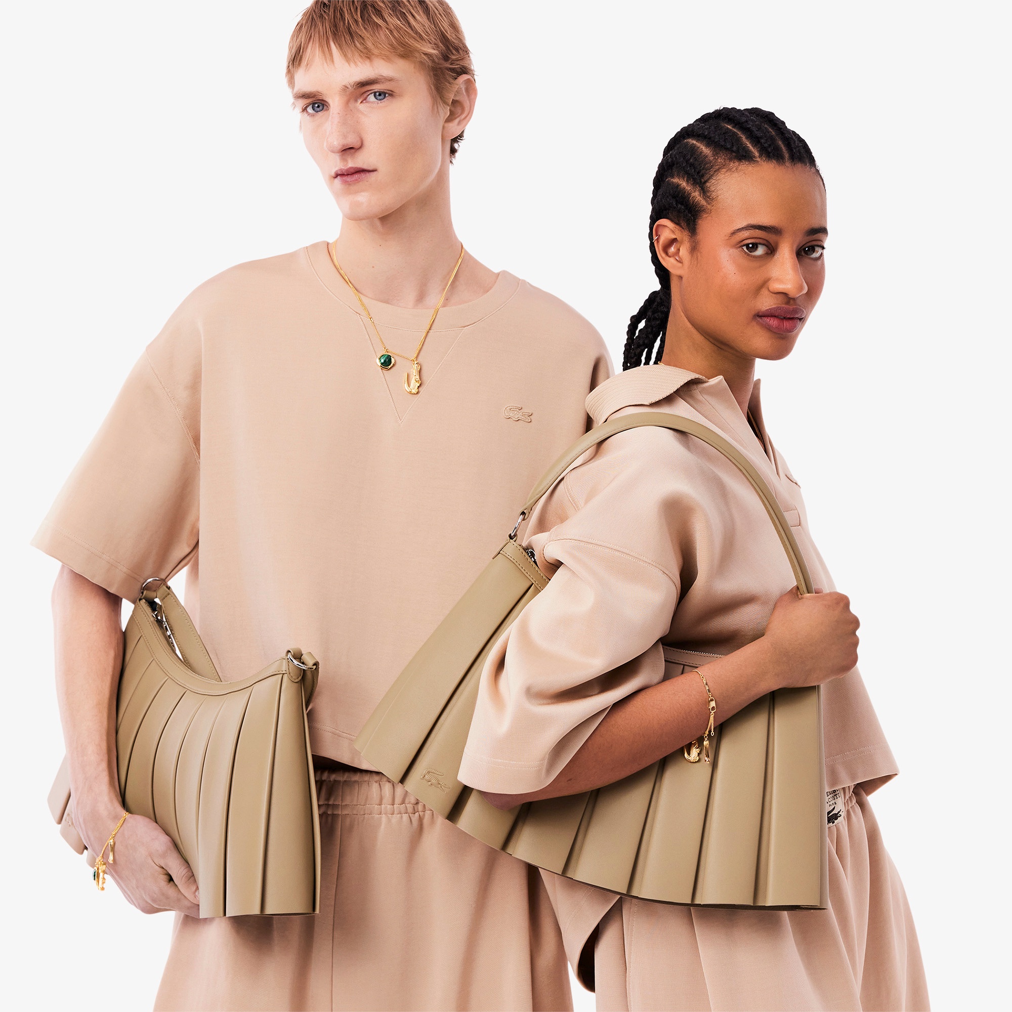 レザーショルダーバッグ