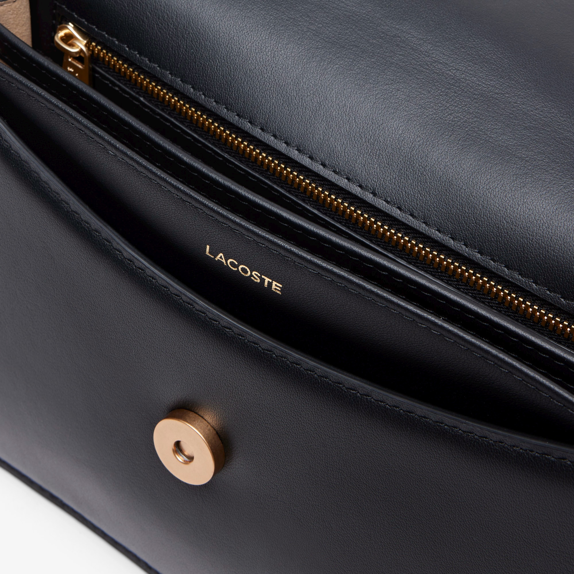 テニスブリス レザーミディアムショルダーバッグ