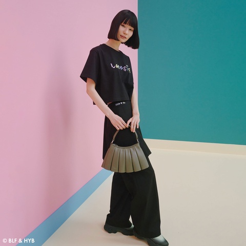 発泡プリントクロップド Tシャツ