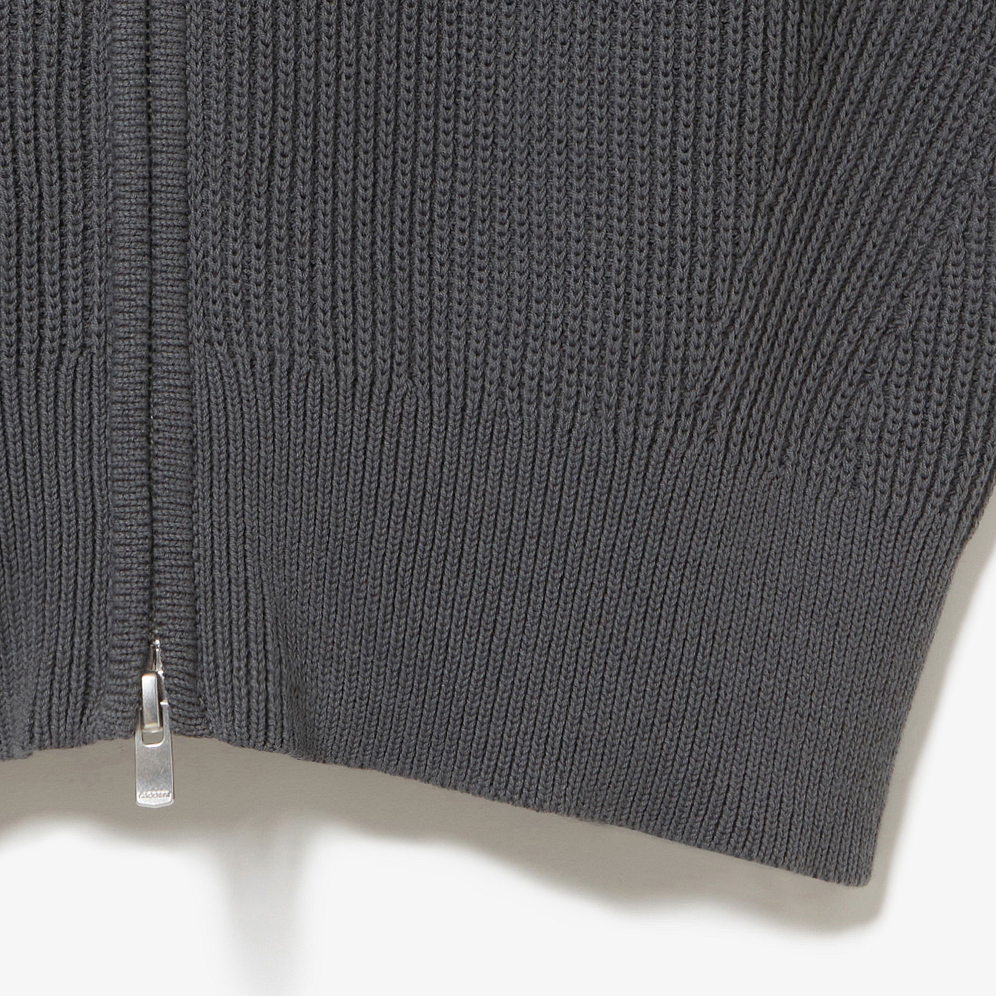 ジップアップニットベスト