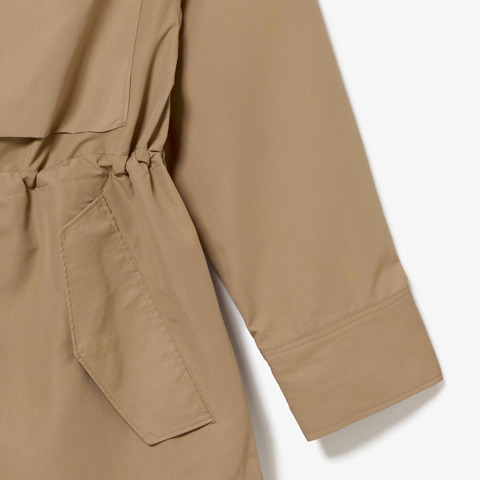 ユーティリティマウンテンパーカ