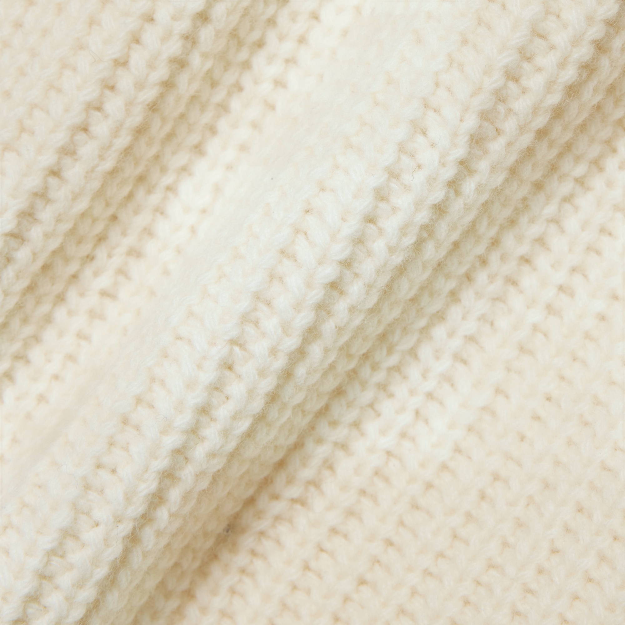 ローゲージハイネックジップセーター