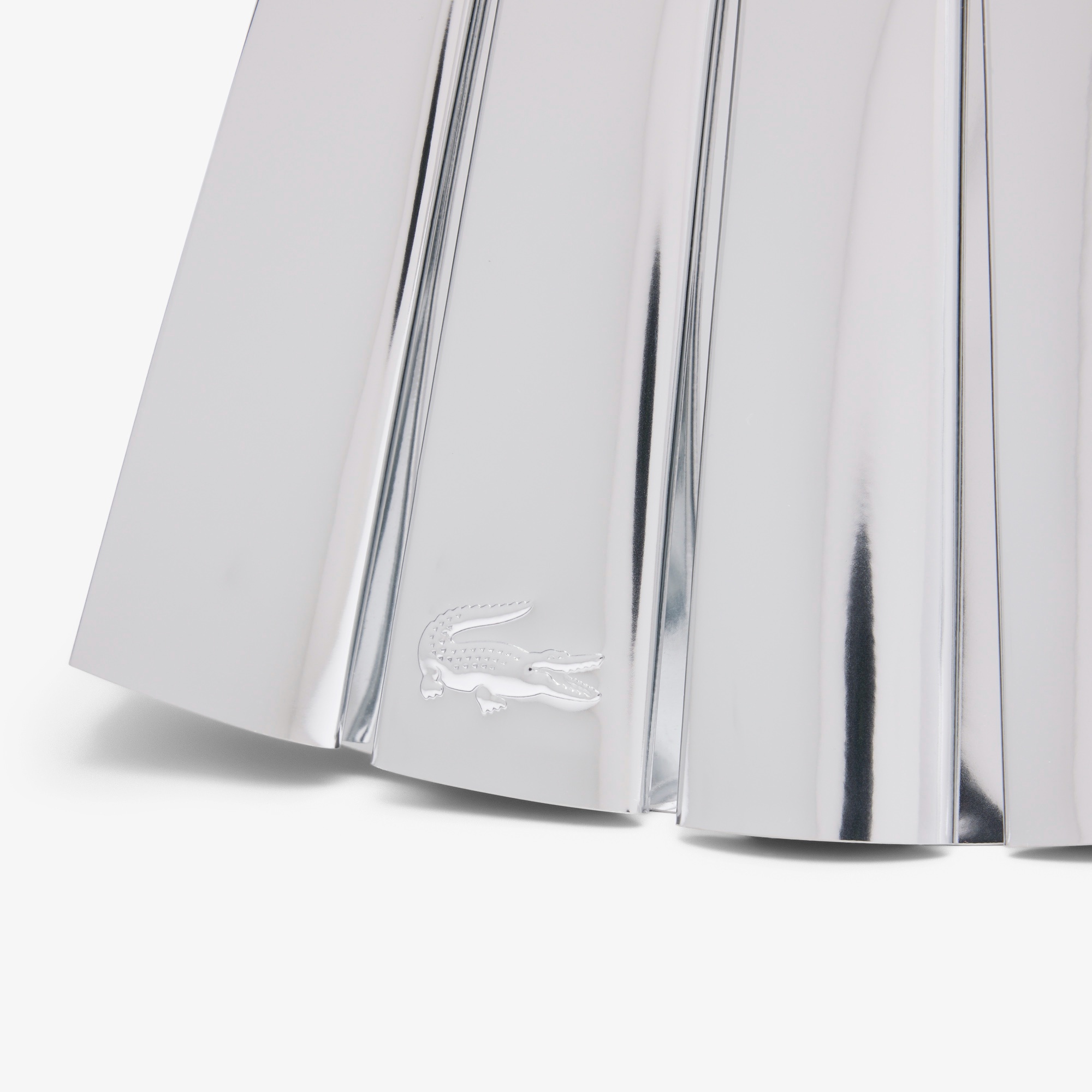 『FW25 Fashion Show』ランラン シルバーミラーレザーショルダーバッグ