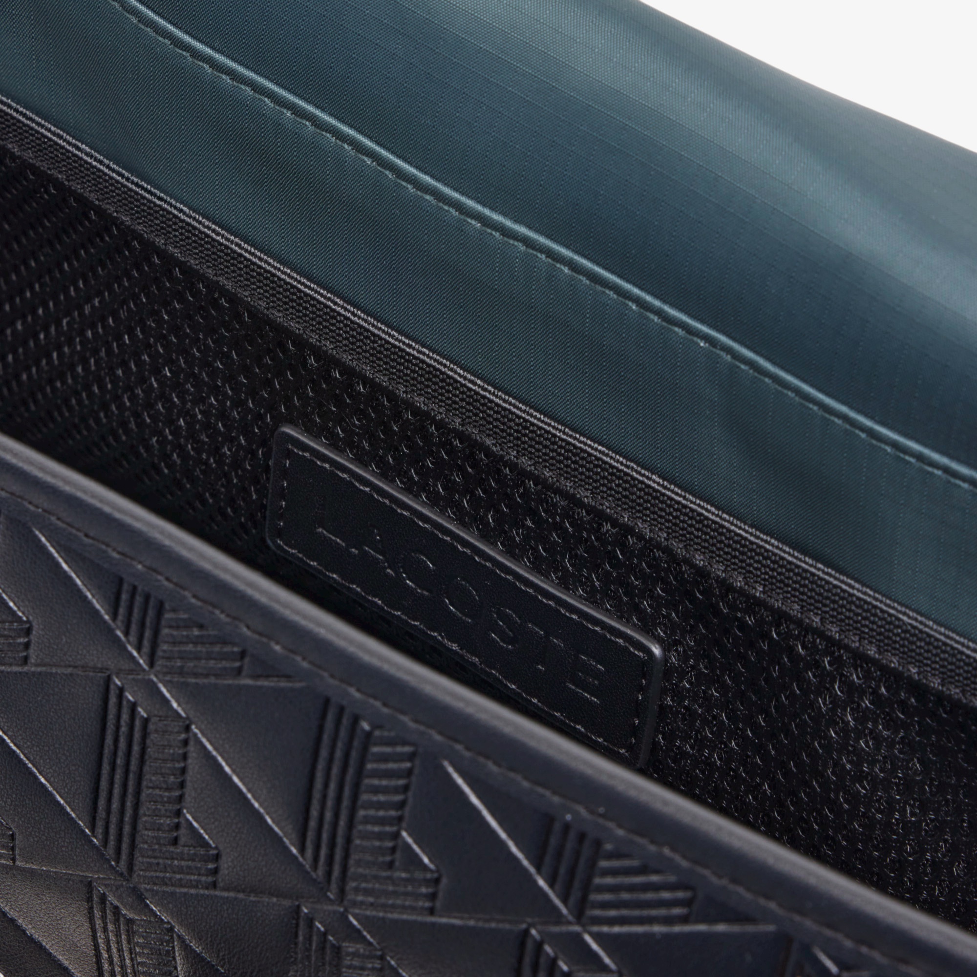 モノグラム エンボスレザーミニショルダーバッグ