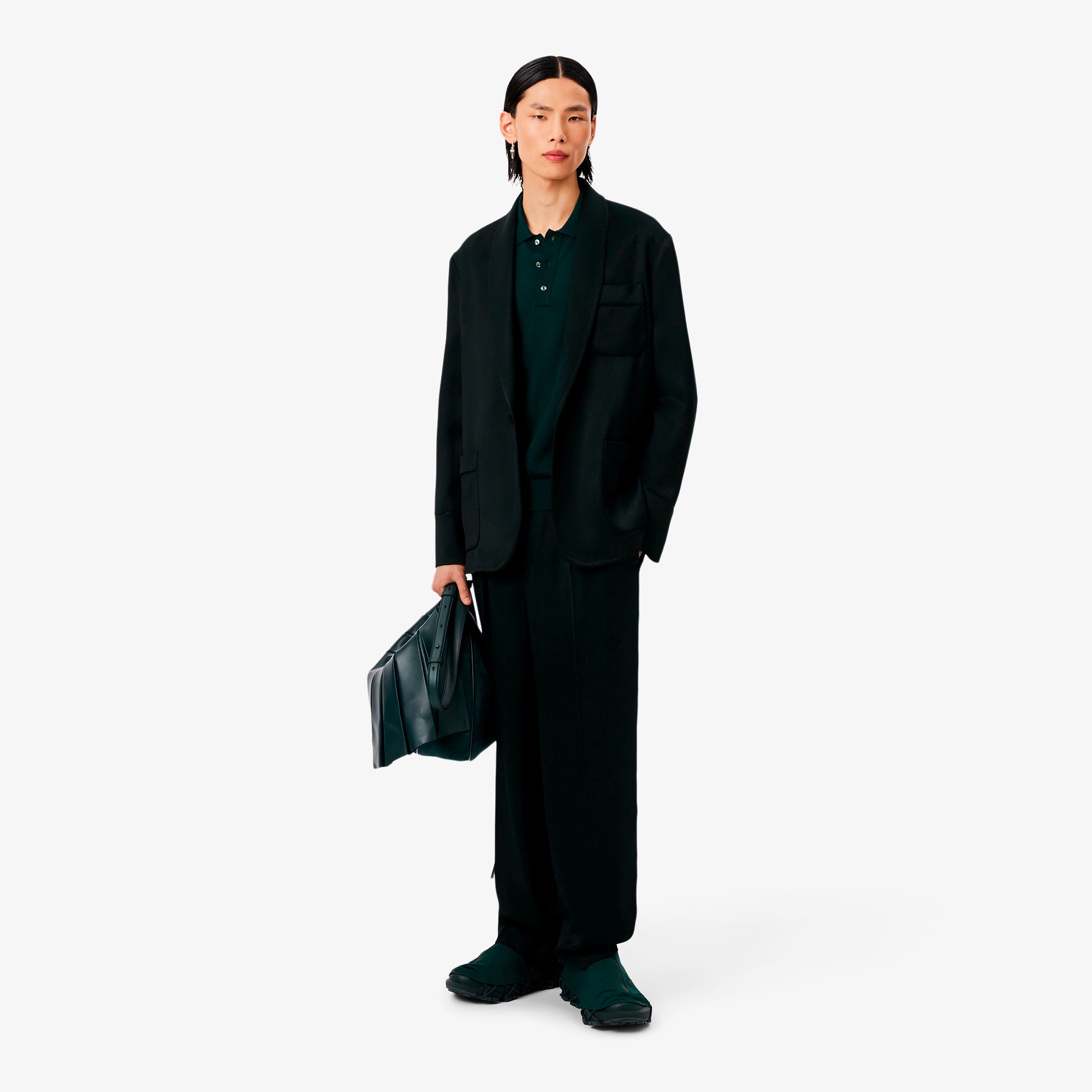 『FW25 Fashion Show』メリノウールポロカラーセーター